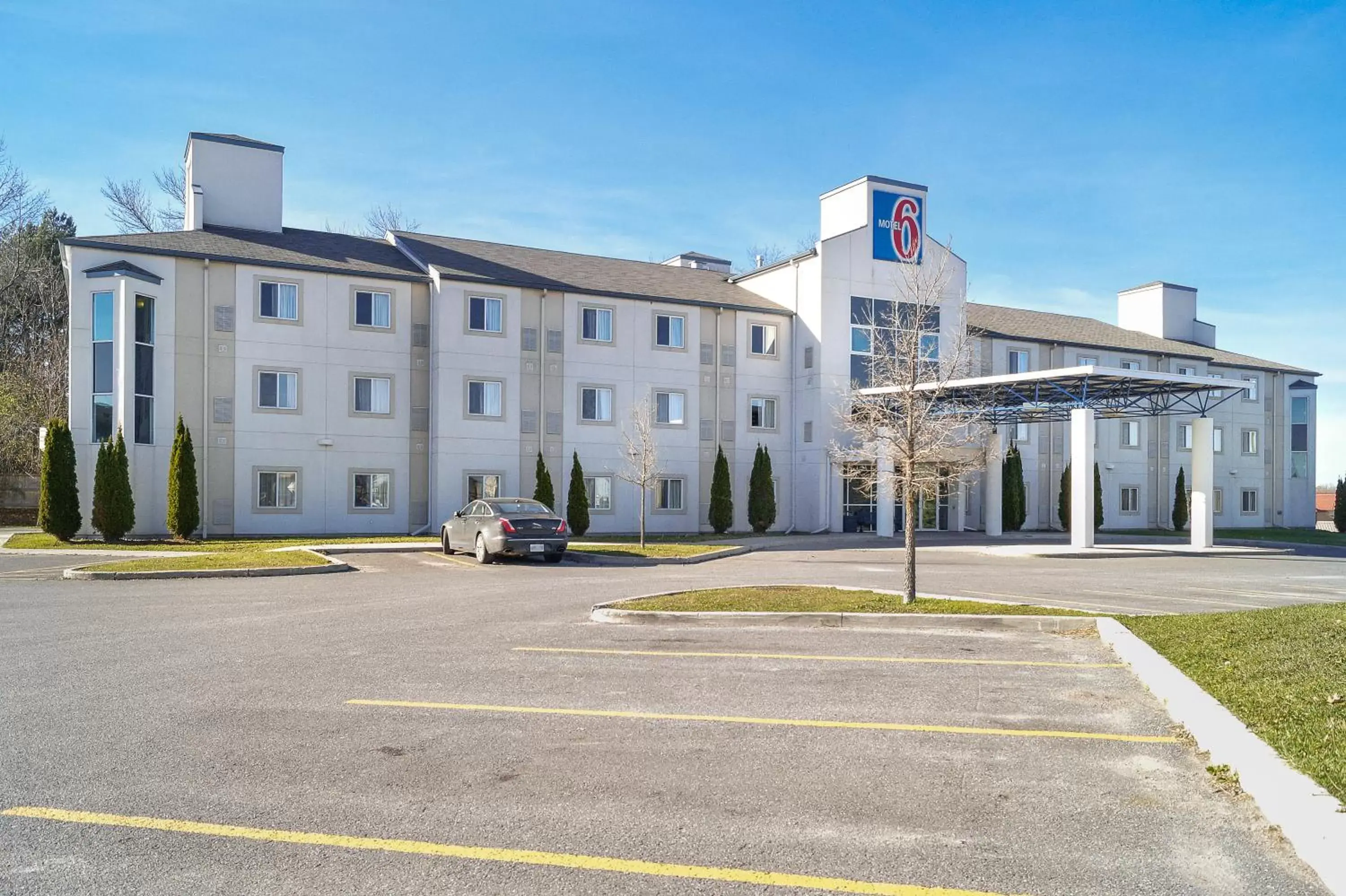 Facade/entrance in Motel 6-Peterborough, ON Facade/entrance in Motel 6-Peterborough, ON