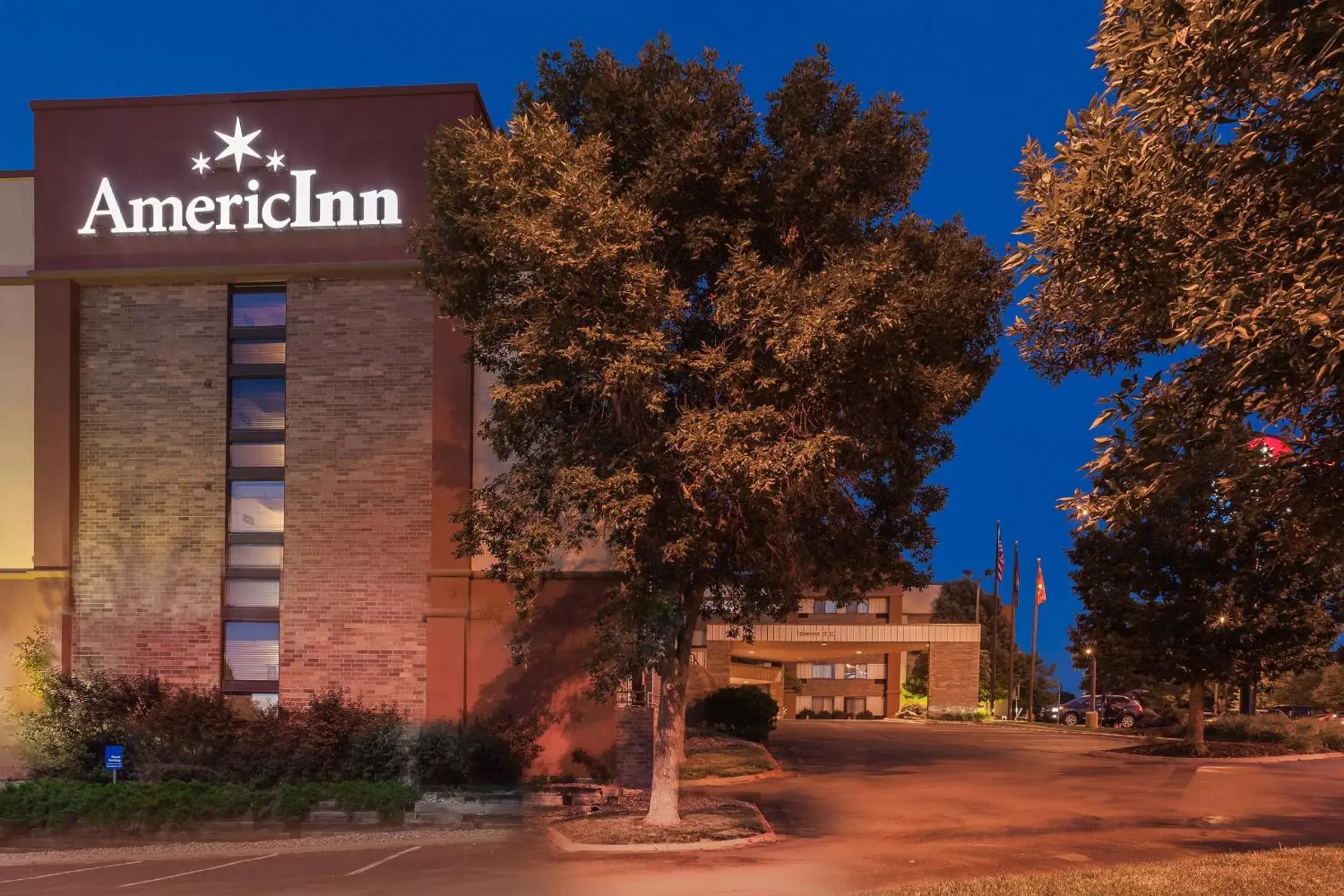 Facade/entrance, Property Building in AmericInn by Wyndham Omaha