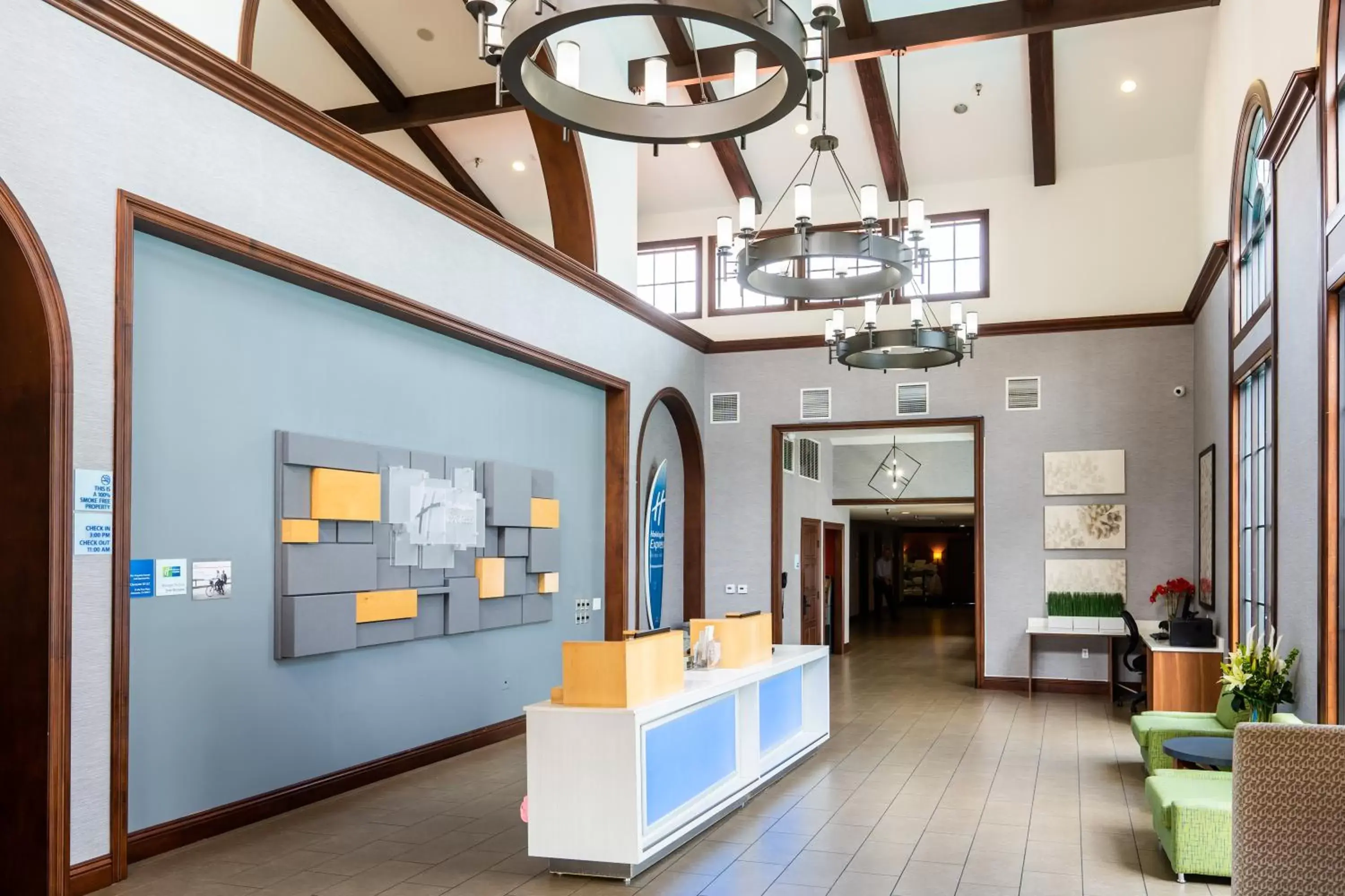 Property building in Holiday Inn Express San Clemente N – Beach Area by IHG Property building in Holiday Inn Express San Clemente N – Beach Area by IHG