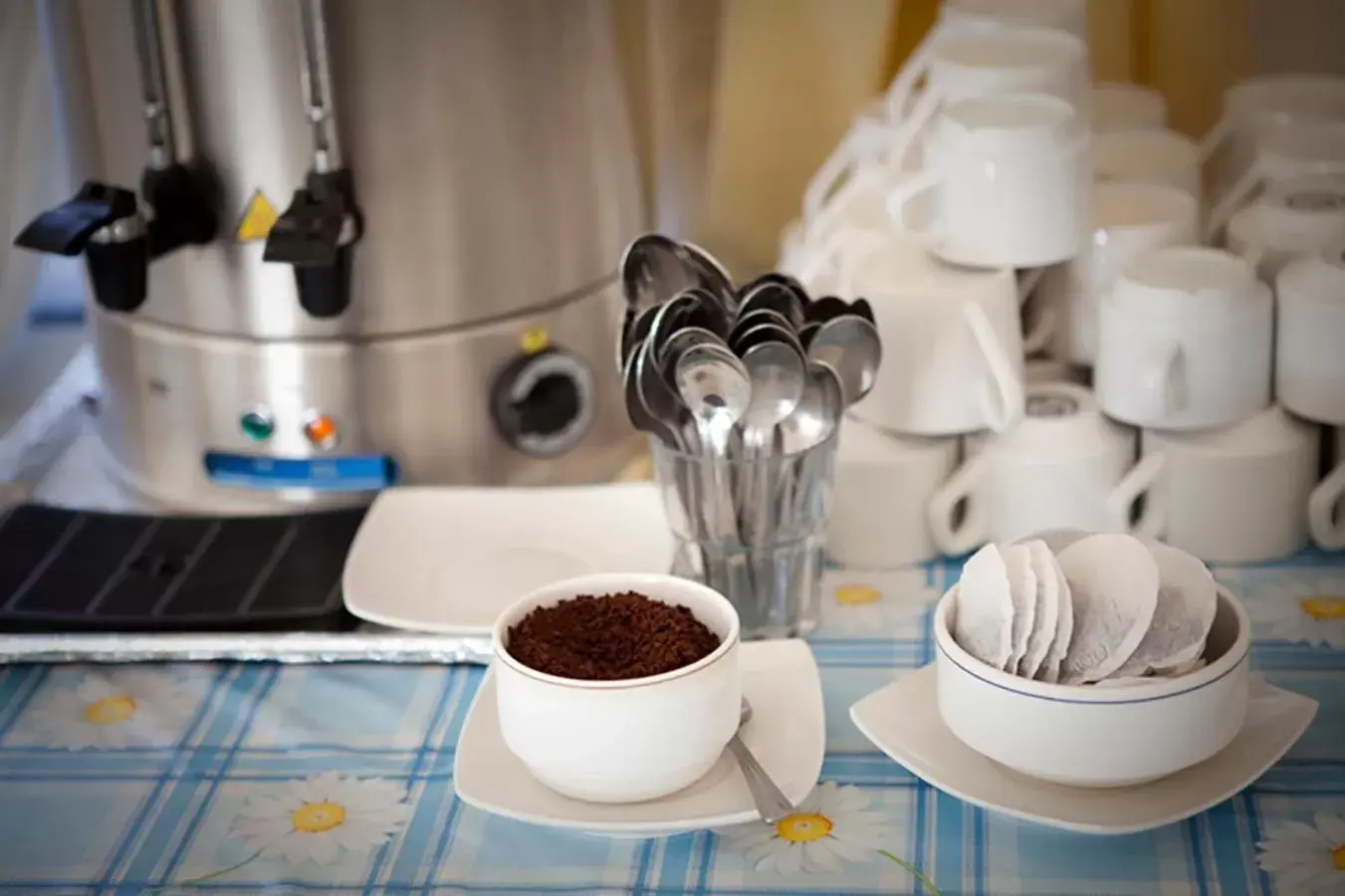 Continental breakfast, Coffee/Tea Facilities in Citrus Tree Gardens