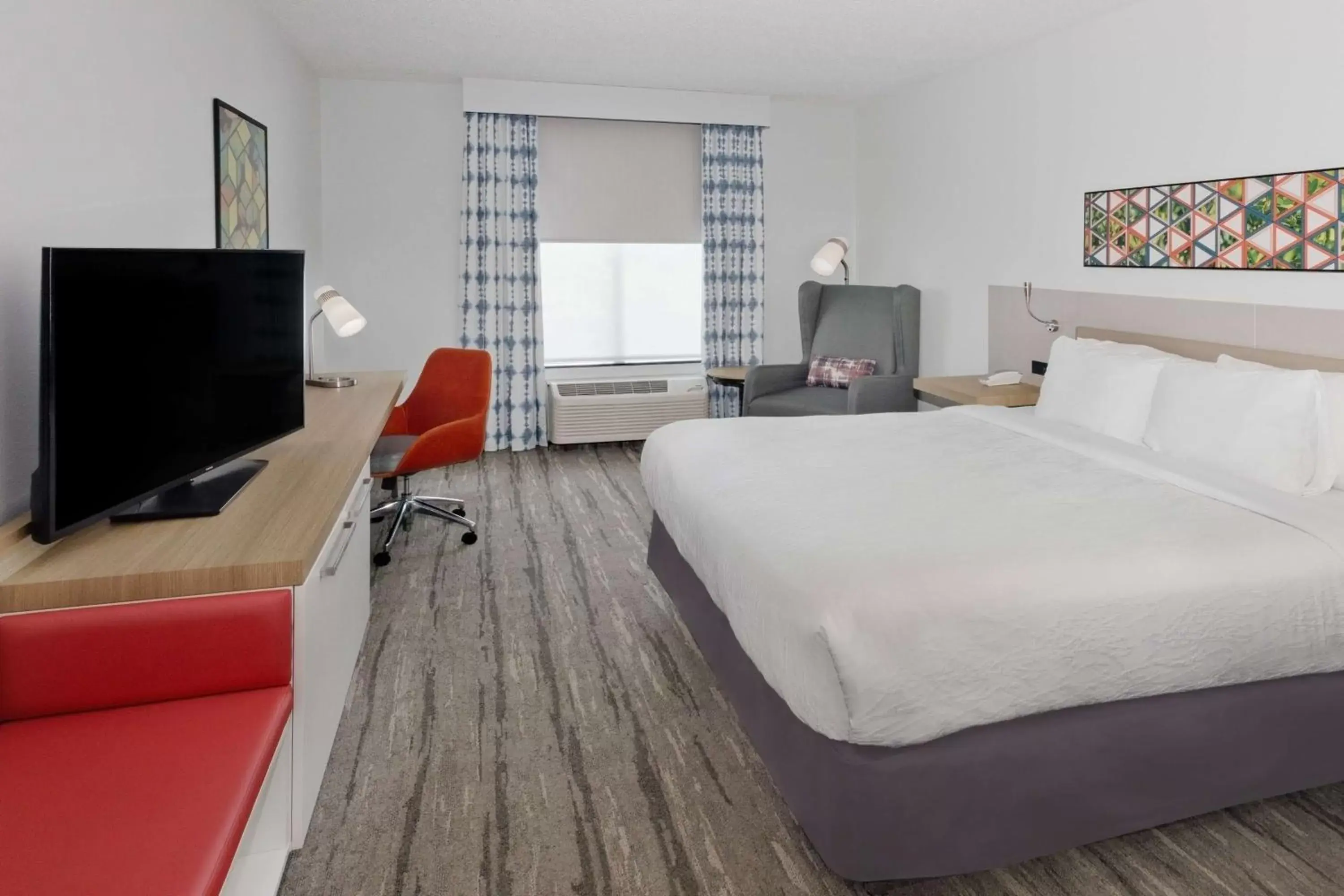 Bedroom, Bed in Hilton Garden Inn Birmingham/Lakeshore Drive