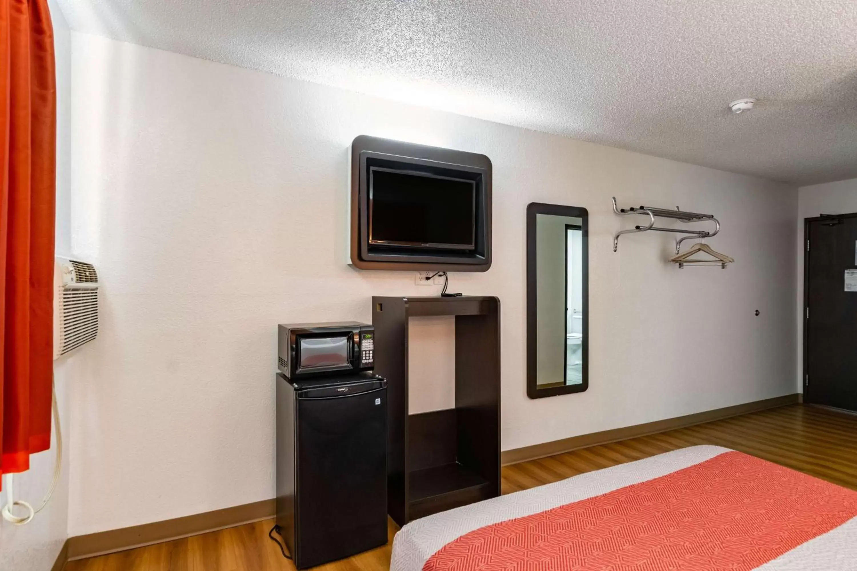 TV and multimedia, TV/Entertainment Center in Motel 6-Salisbury, MD