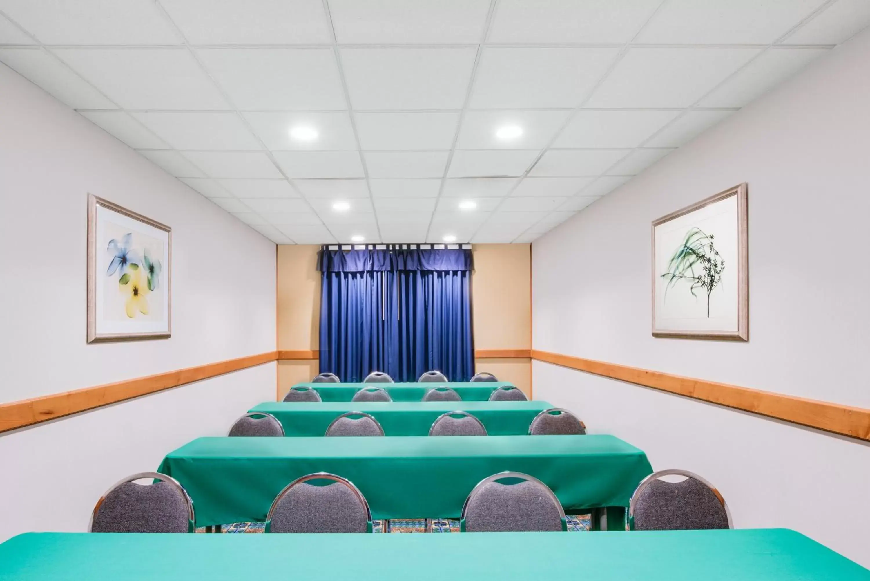 Meeting/conference room in Wingate by Wyndham - York