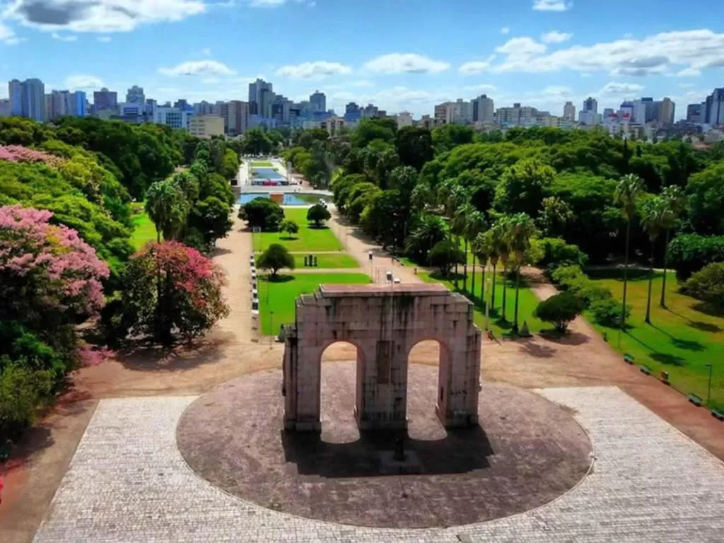 Children play ground in Embaixador Hotel & Centro de Eventos by Fast10