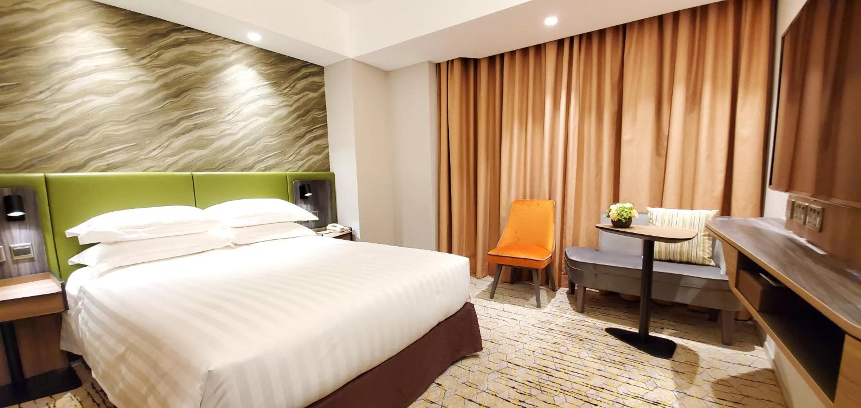 Bed in Wharney Hotel