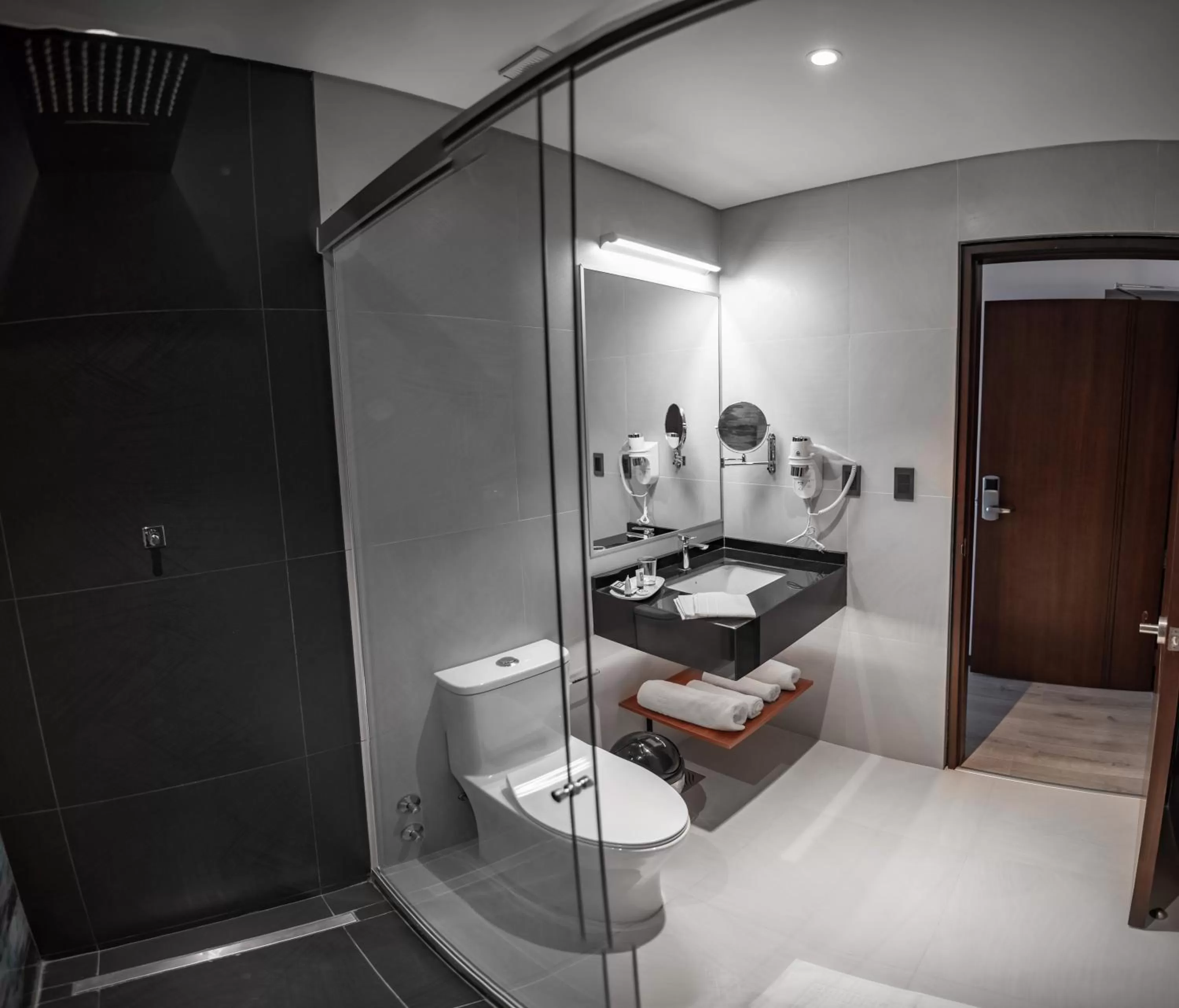 Bathroom in Mitru Express Hotel