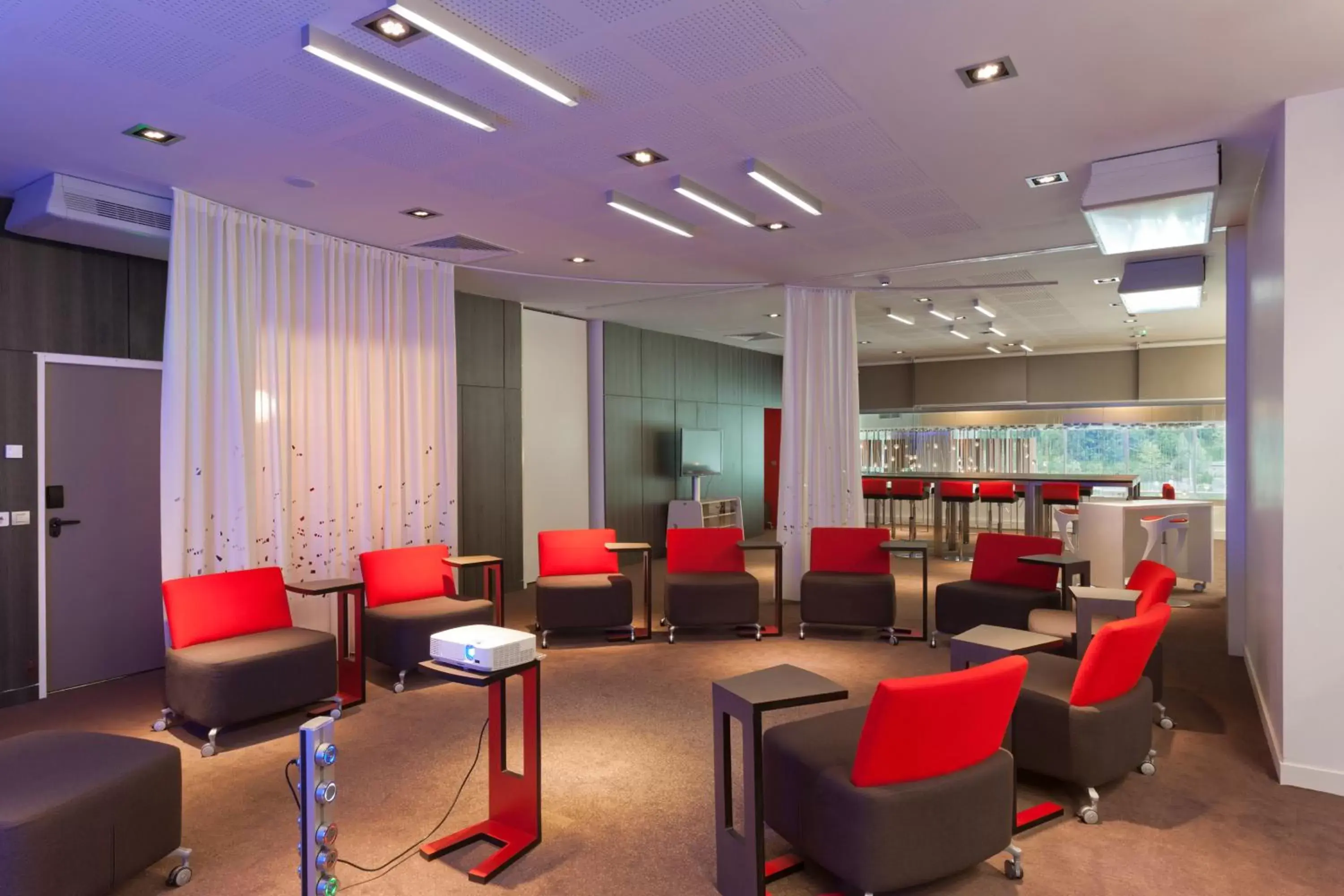 Business facilities, Lounge/Bar in Novotel Lyon Confluence