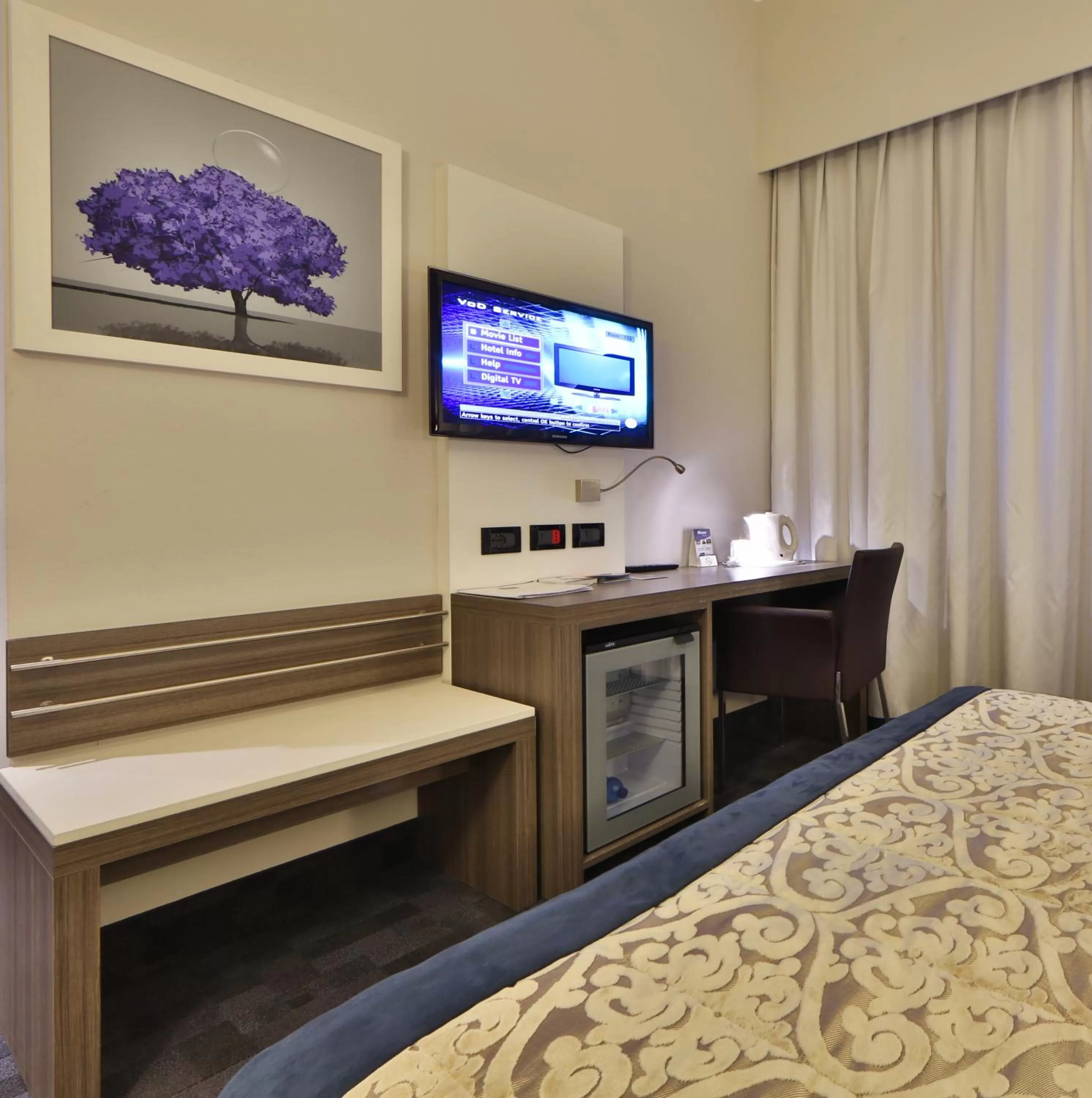 TV and multimedia, Bed in Best Western Plus Borgolecco Hotel