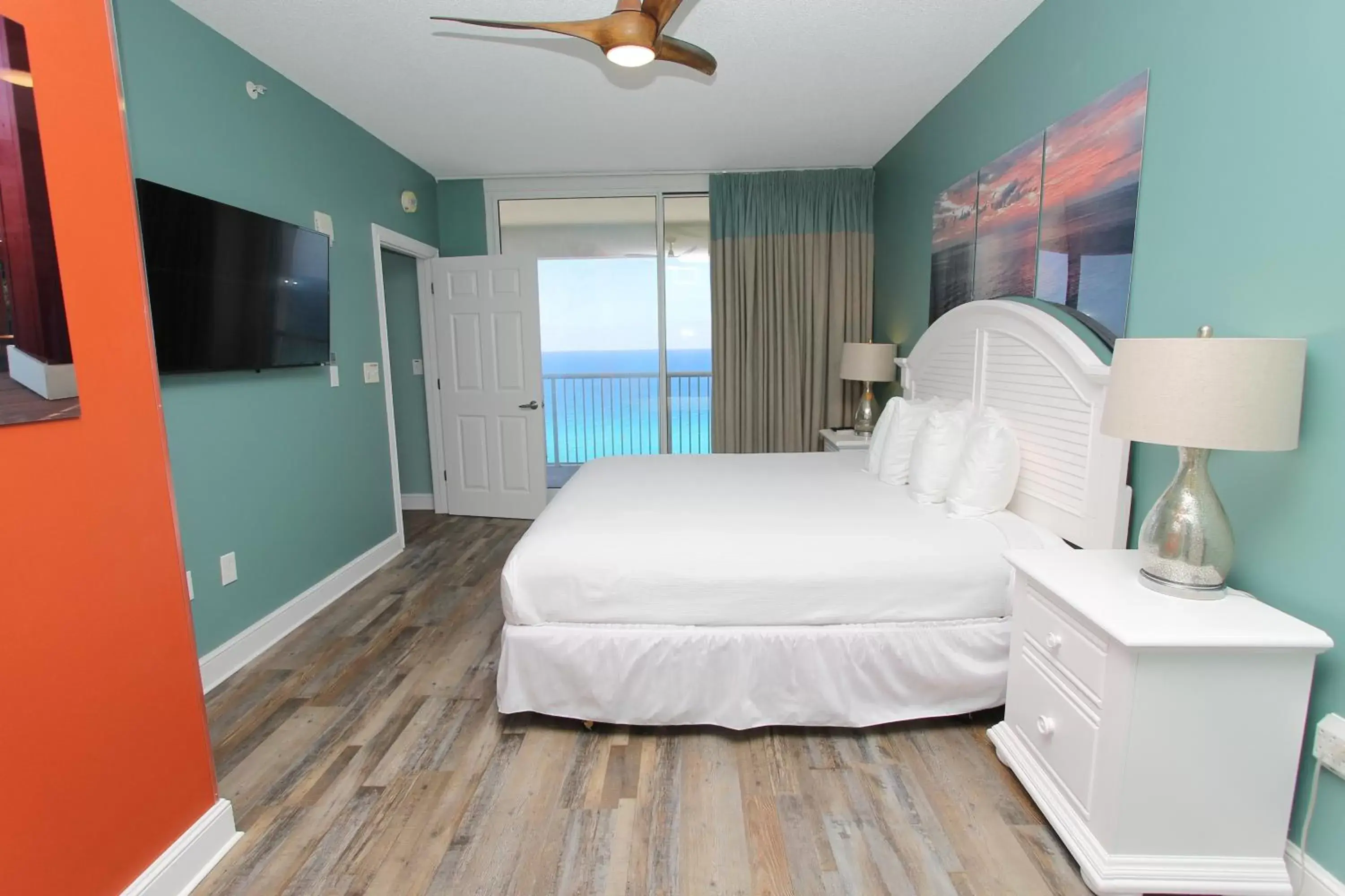 Bed in Majestic Beach Resort, Panama City Beach, Fl