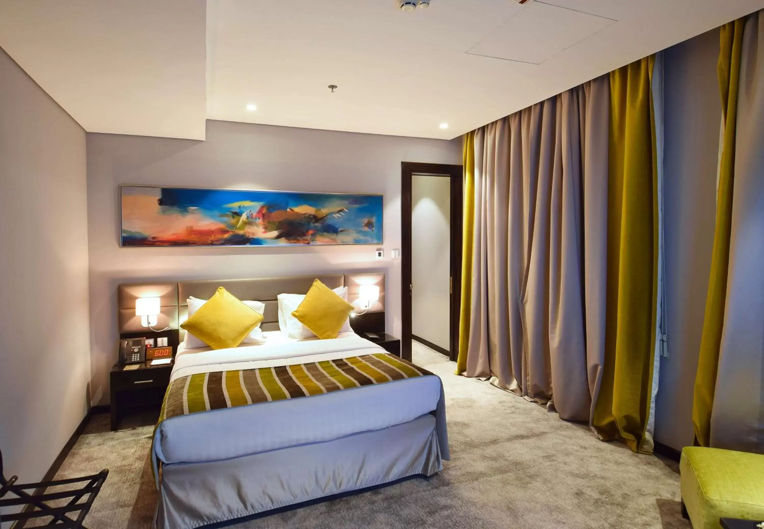 Photo of the whole room, Bed in Best Western Plus Fursan Photo of the whole room, Bed in Best Western Plus Fursan