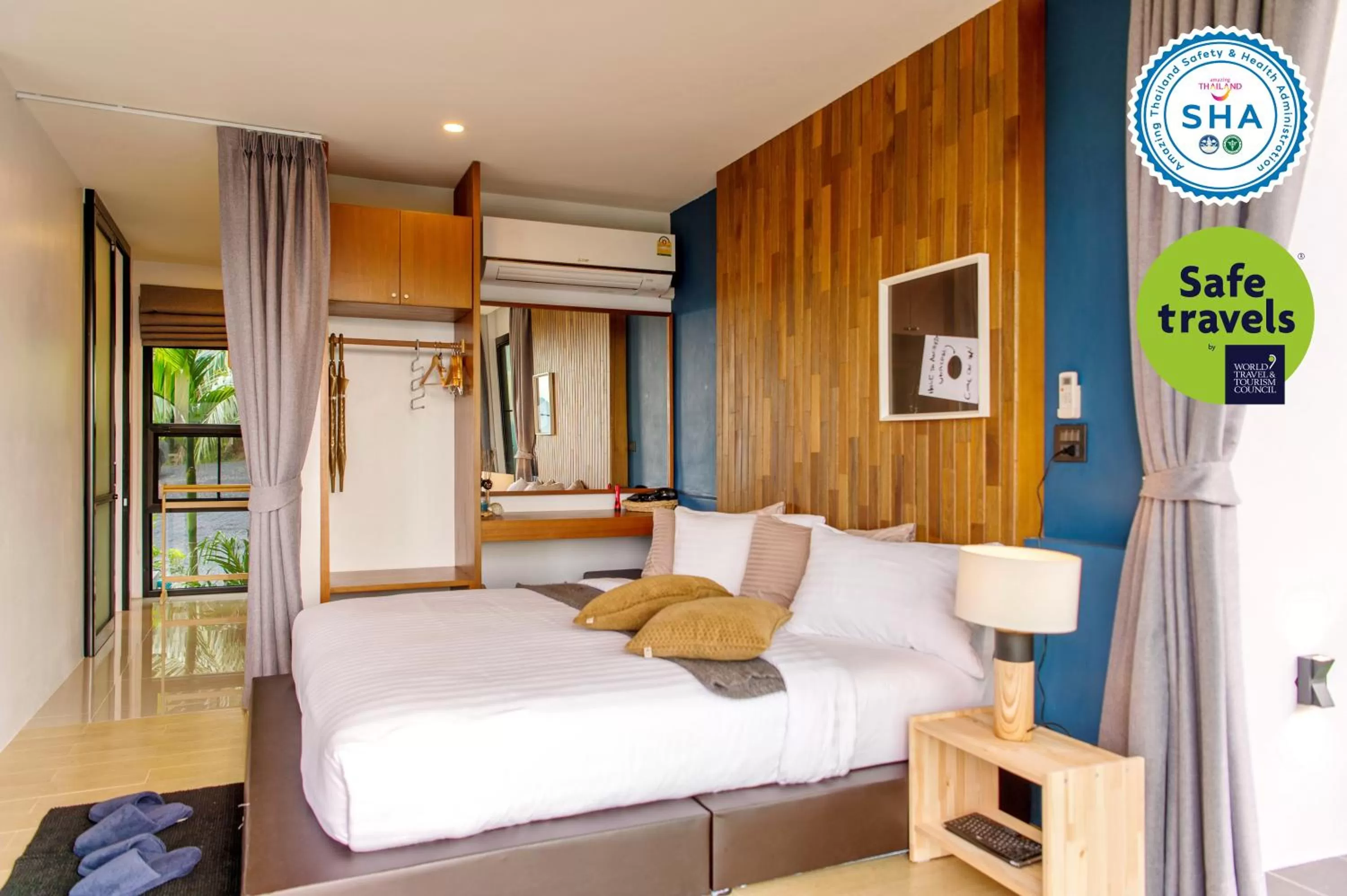 Bedroom, Bed in Ao Luek Panoramic Pool-SHA Plus