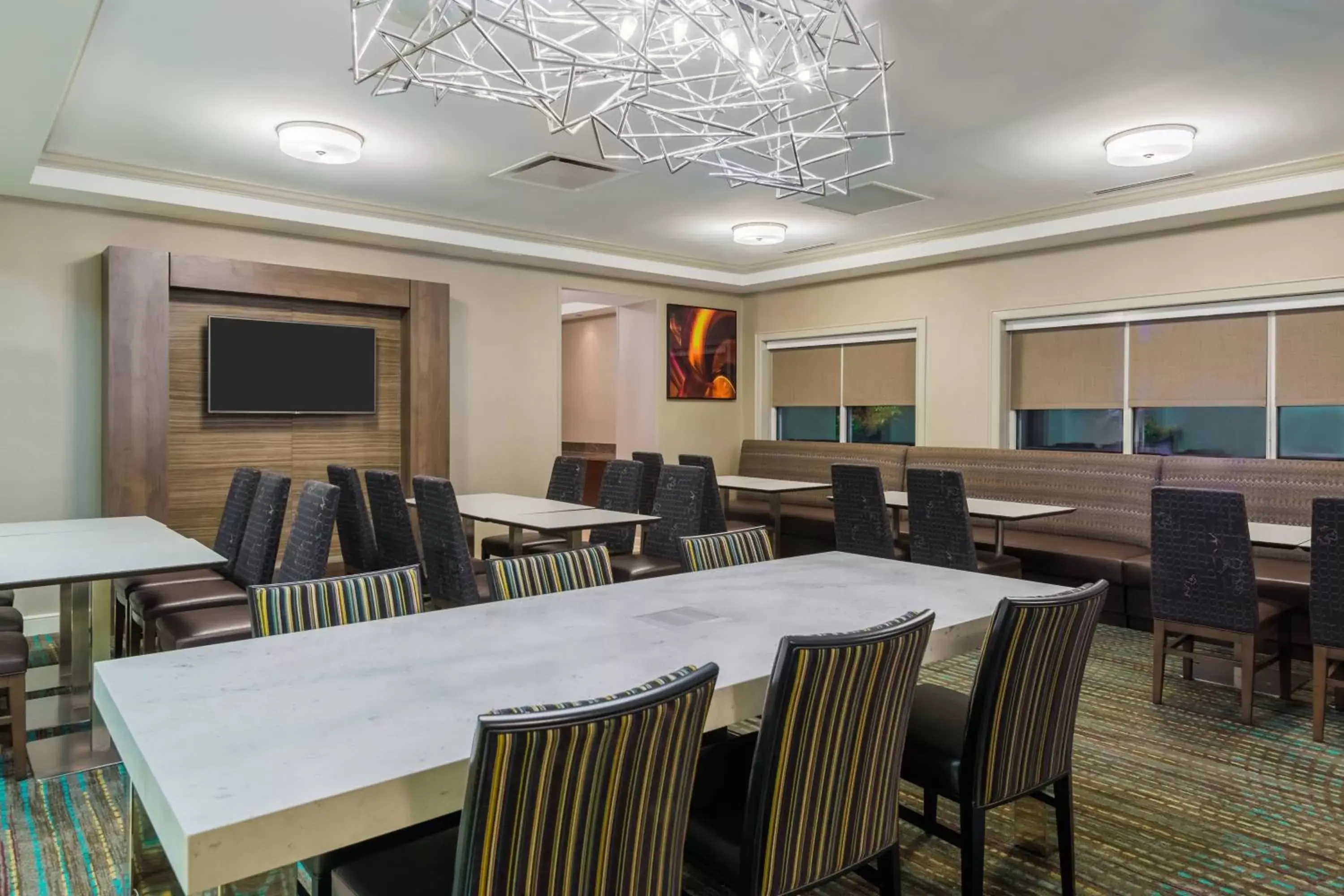 Restaurant/places to eat in Residence Inn Charlotte SouthPark