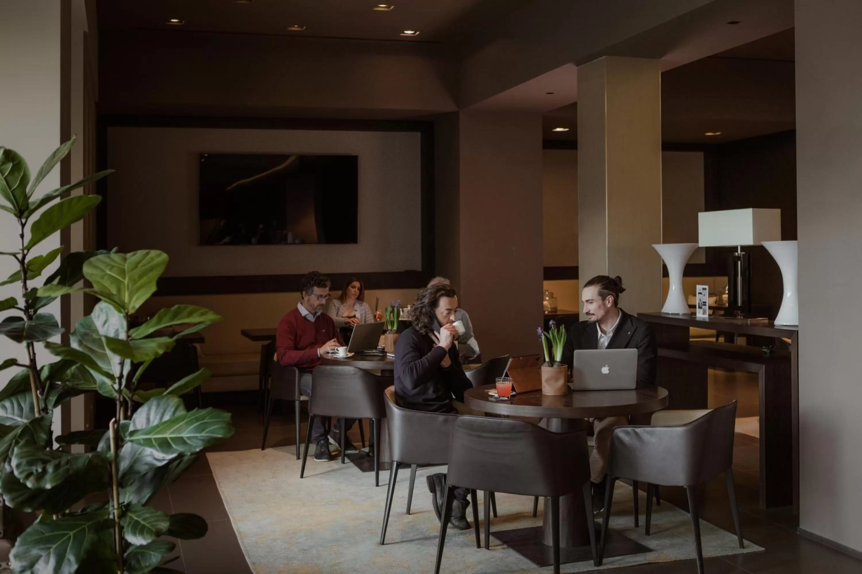 Restaurant/places to eat in Ego Hotel