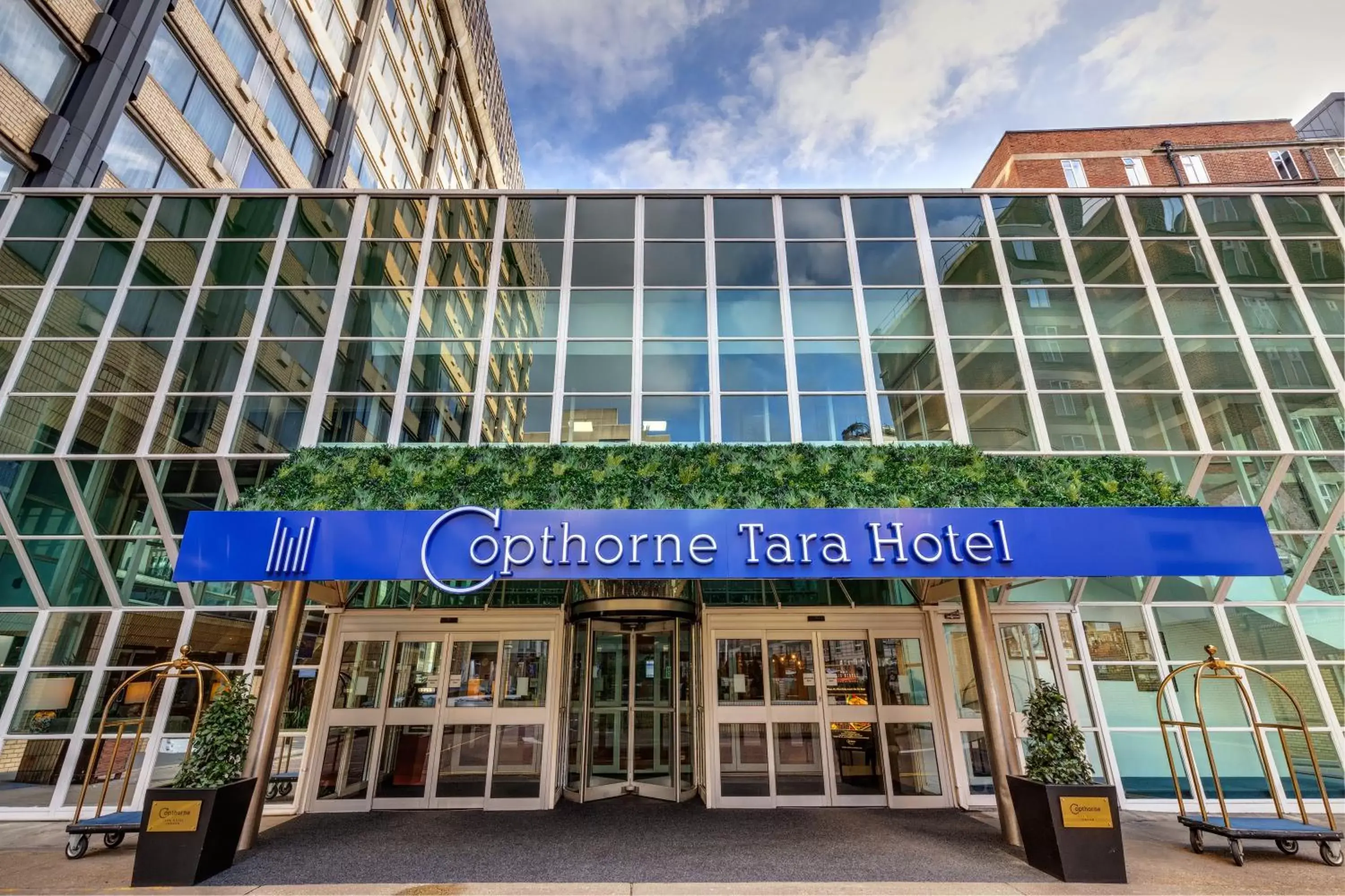 Facade/entrance, Property Building in Copthorne Tara Hotel London Kensington