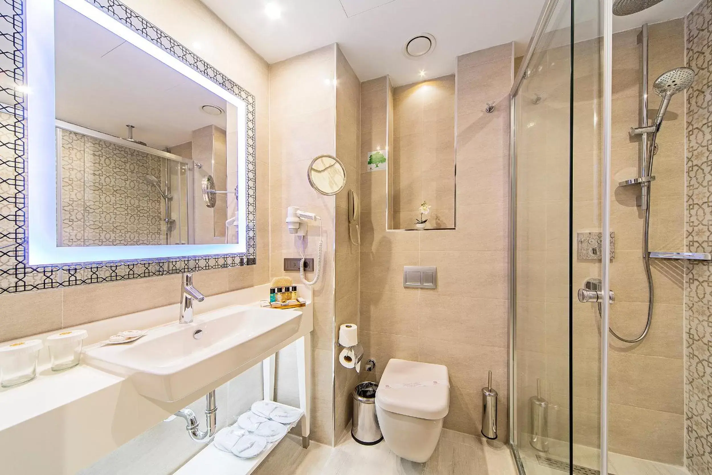Shower, Bathroom in Mukarnas Taksim Hotel