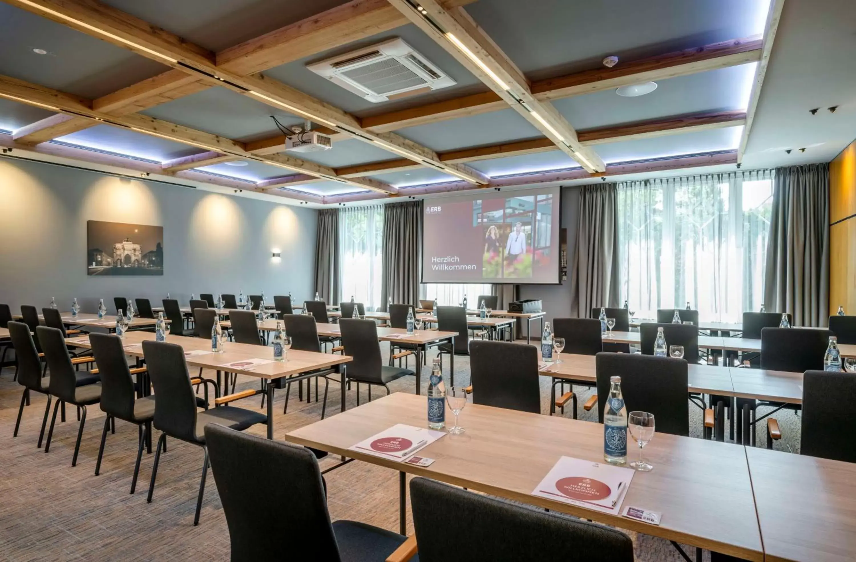 Meeting/conference room, Restaurant/Places to Eat in Best Western Plus Hotel Erb