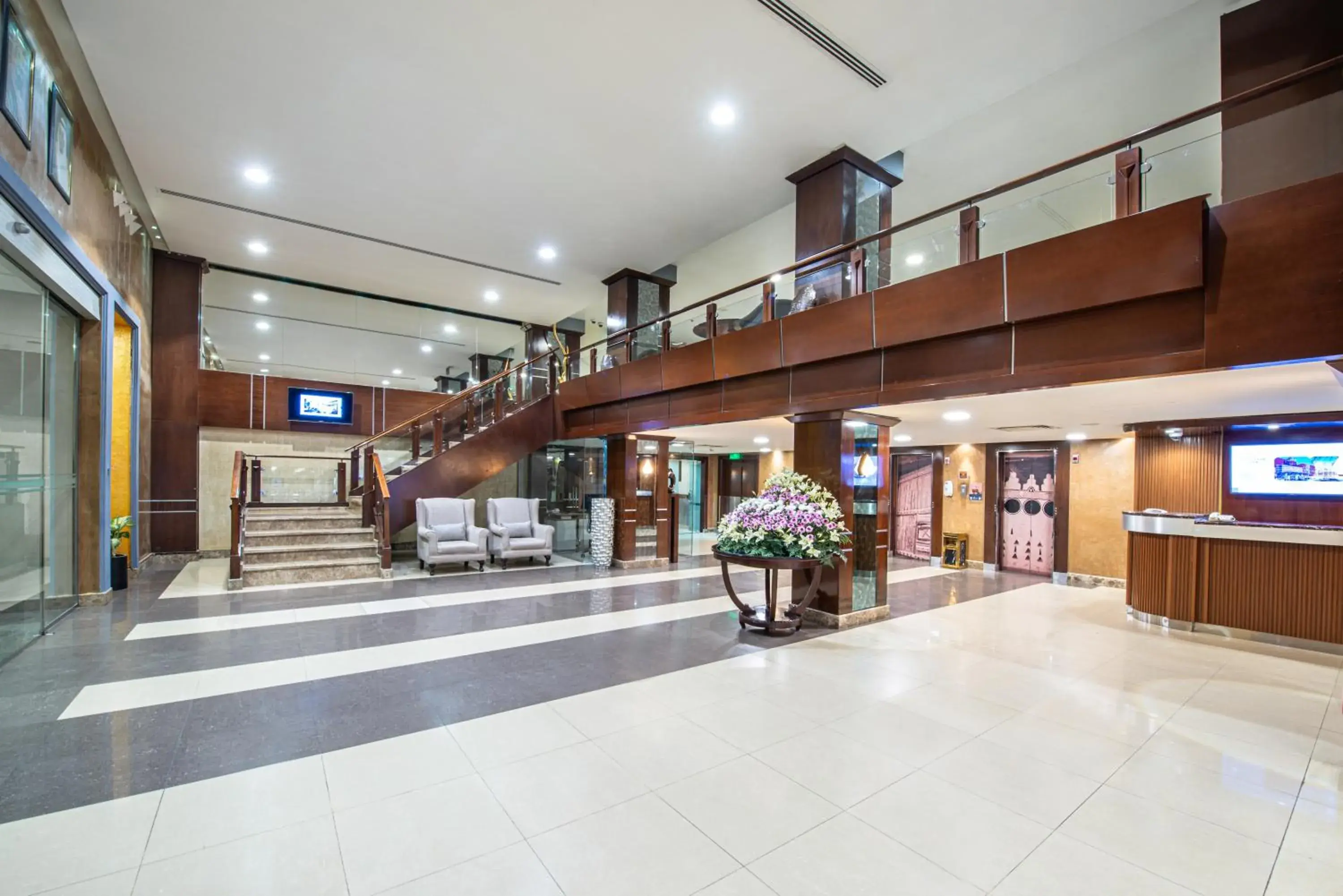 Lobby or reception in Golden Tulip Qasr Al Nasiriah