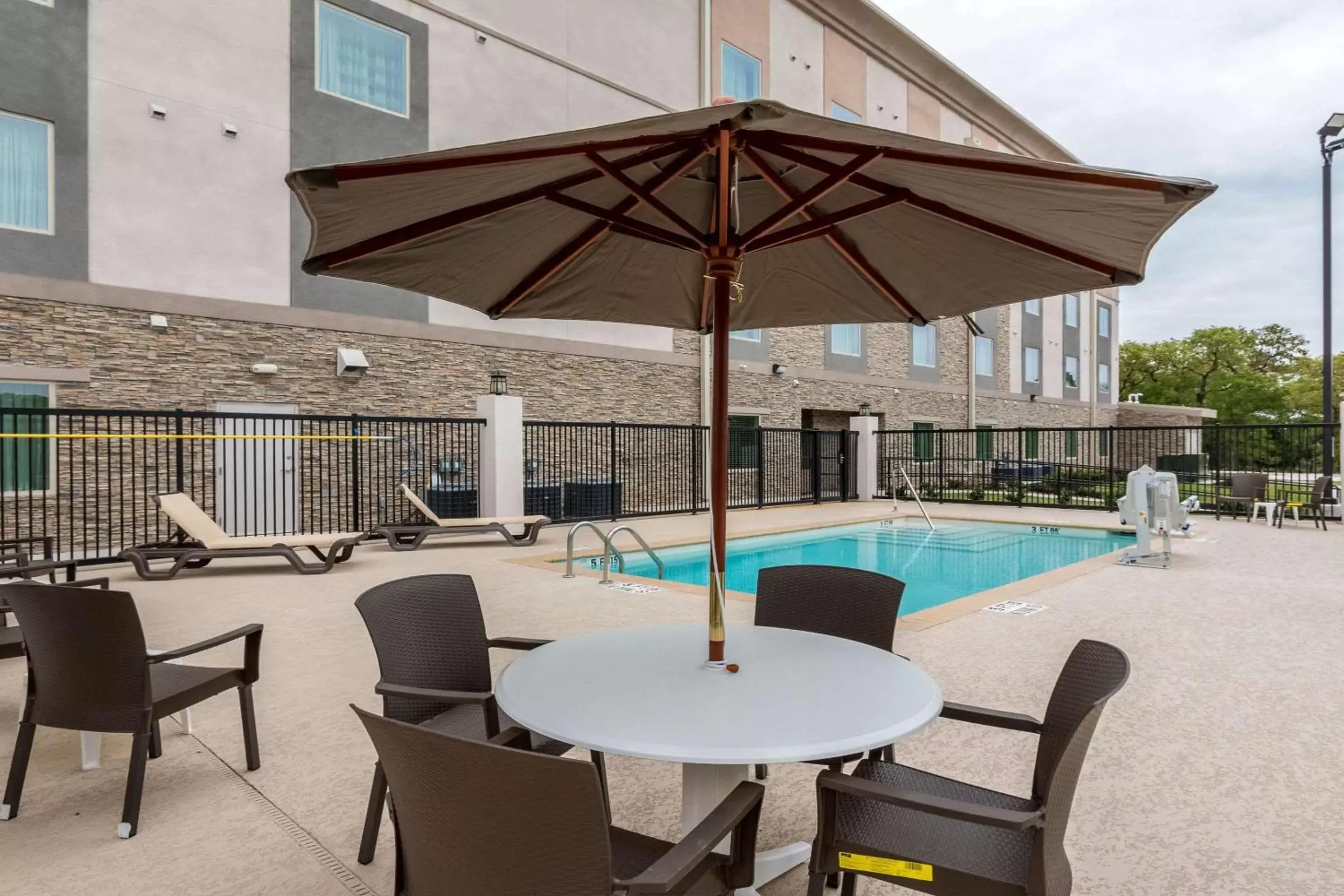 On site, Swimming Pool in Sleep Inn & Suites College Station