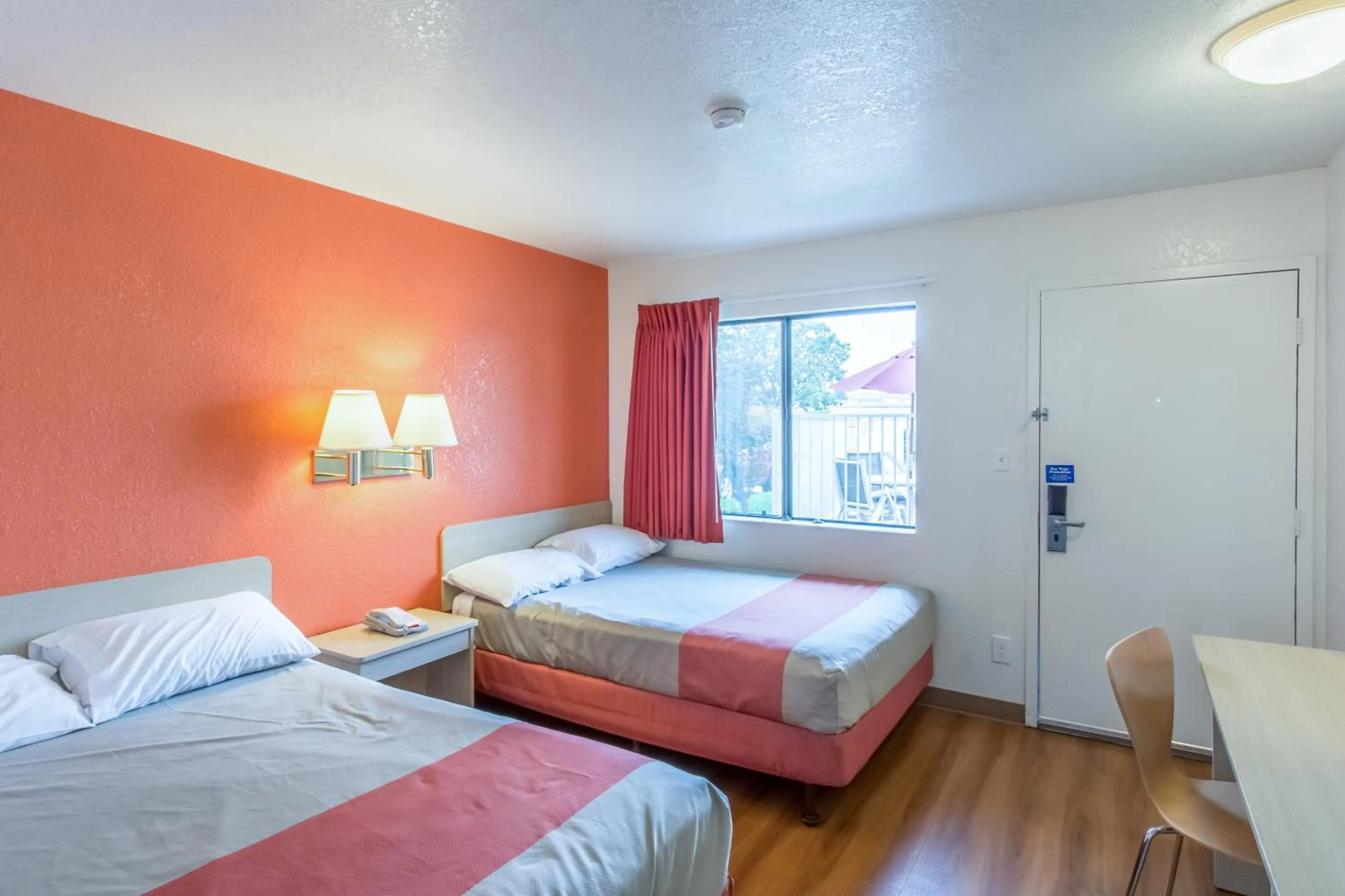 Bedroom, Bed in Motel 6-Redding, CA - North