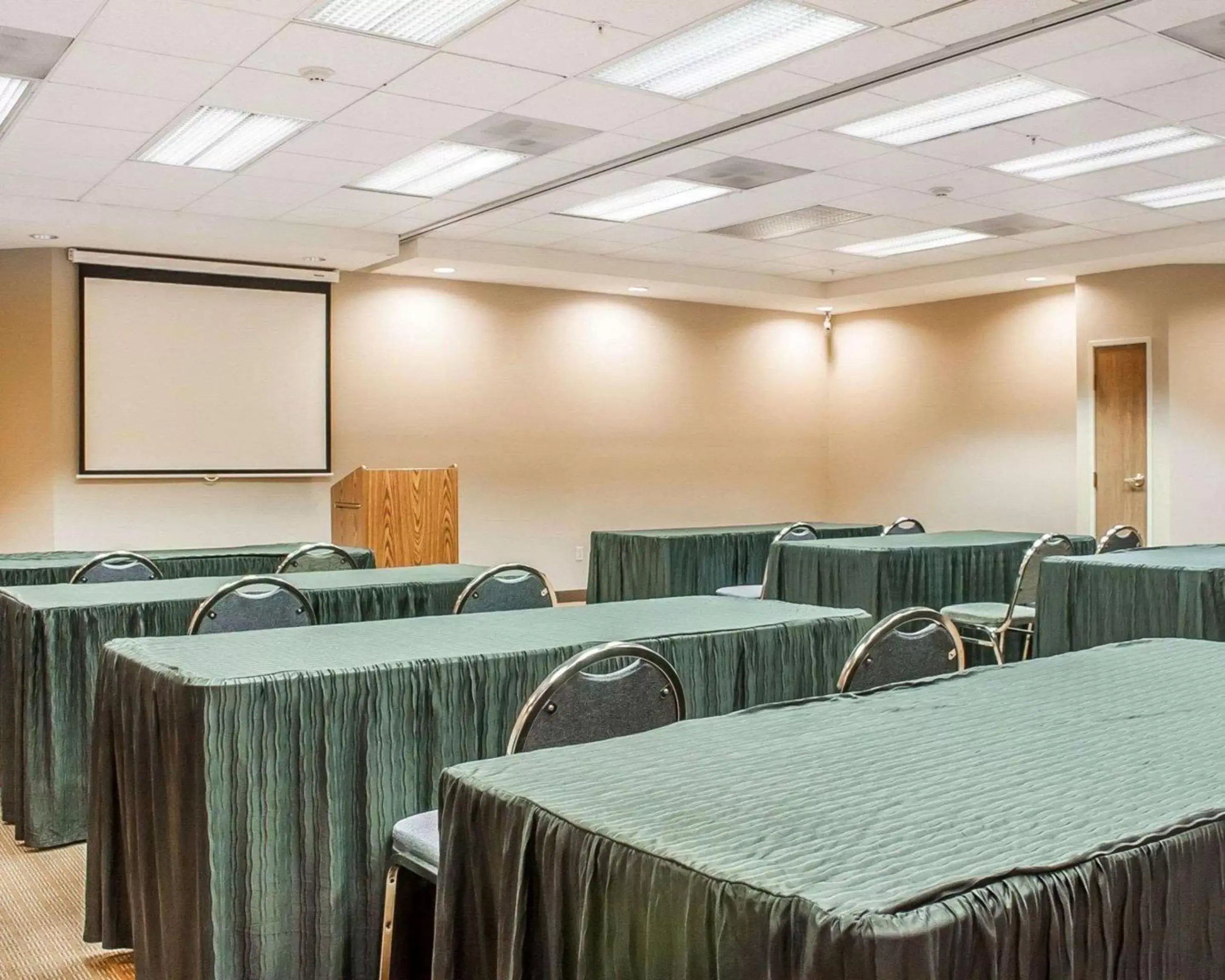 On site, Business Area/Conference Room in Sleep Inn SeaTac