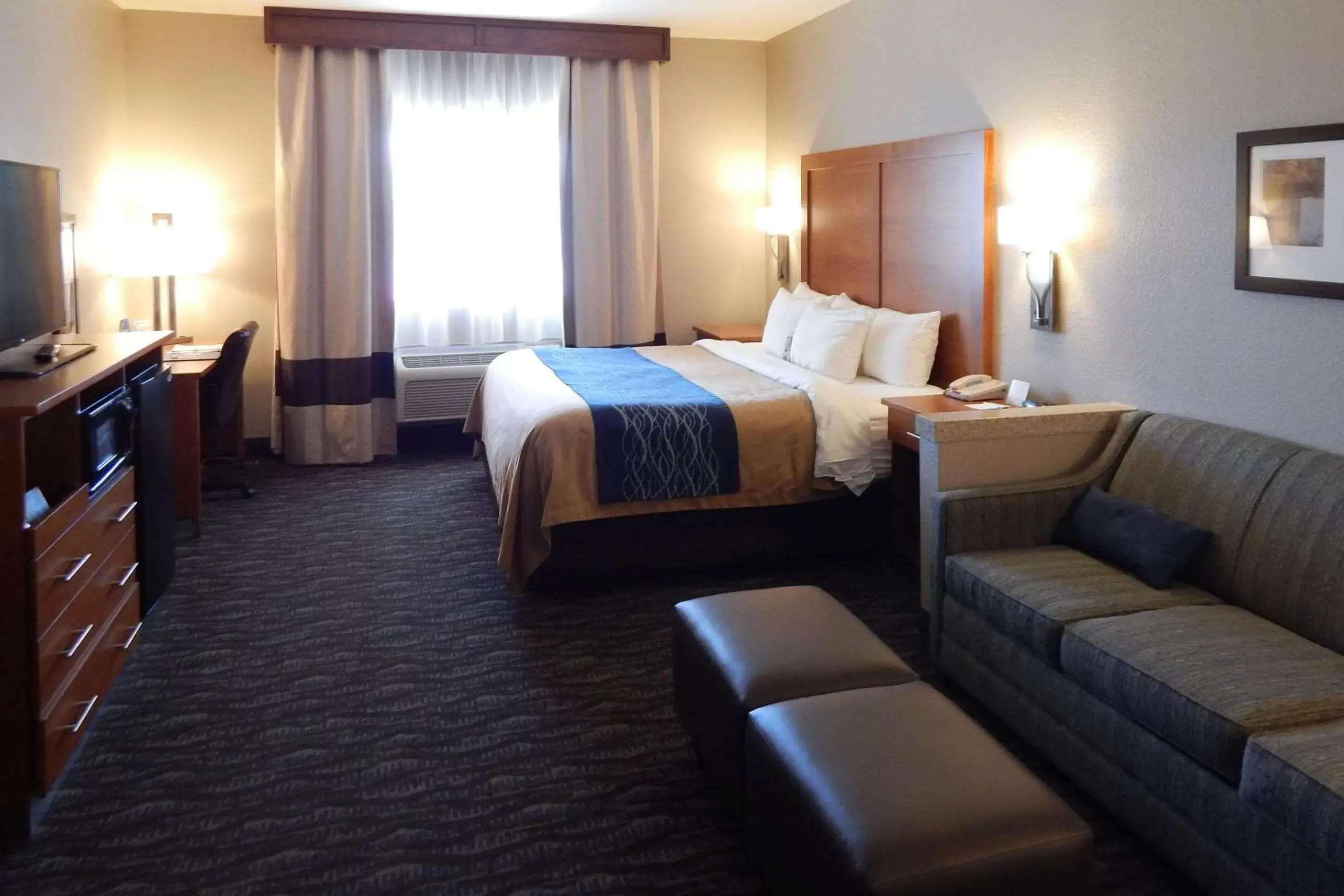 Photo of the whole room, Bed in Comfort Inn & Suites Las Cruces Mesilla