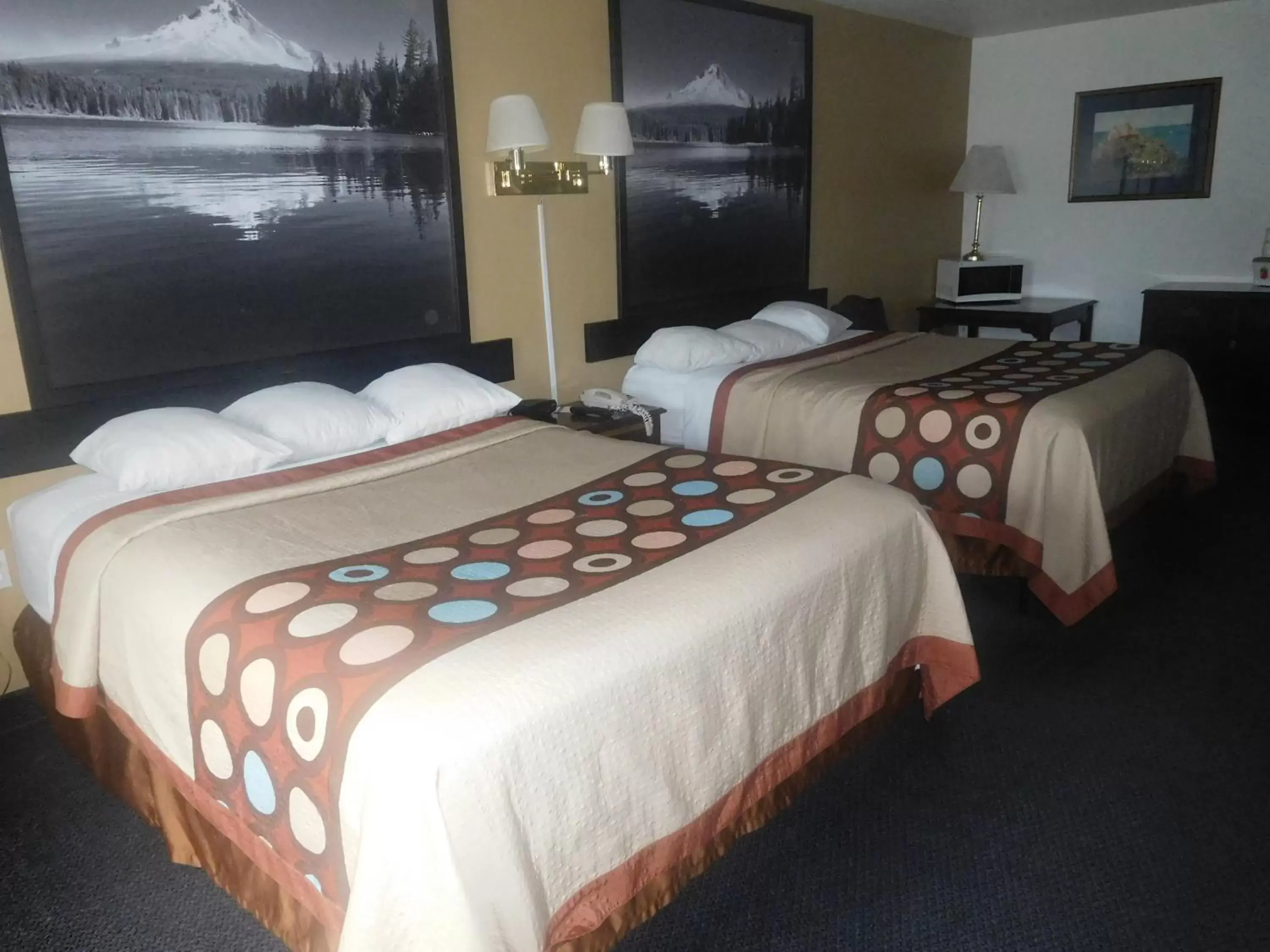 Bedroom, Bed in Super 8 by Wyndham Oroville