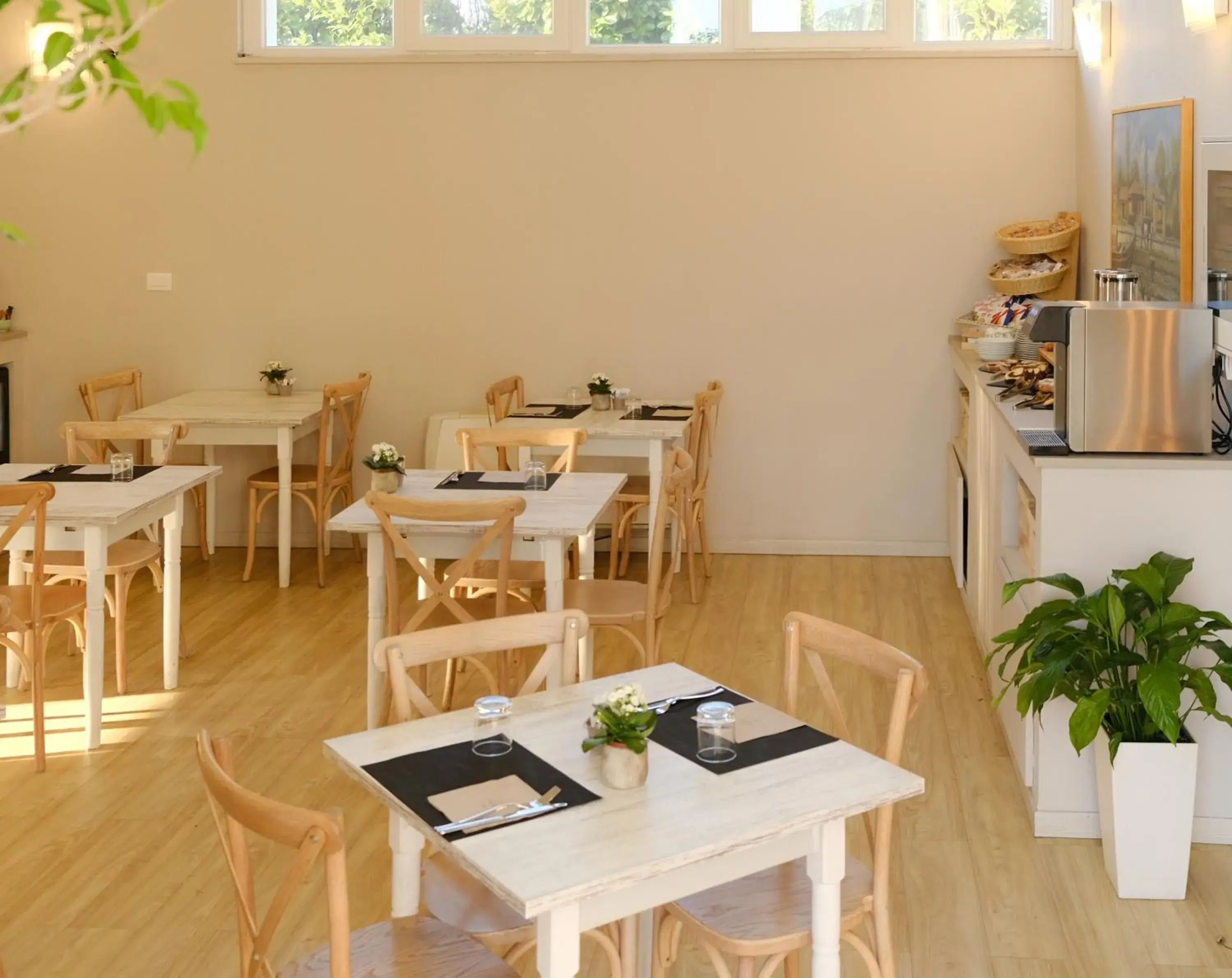 Breakfast in Hotel Motel 2000 Breakfast in Hotel Motel 2000