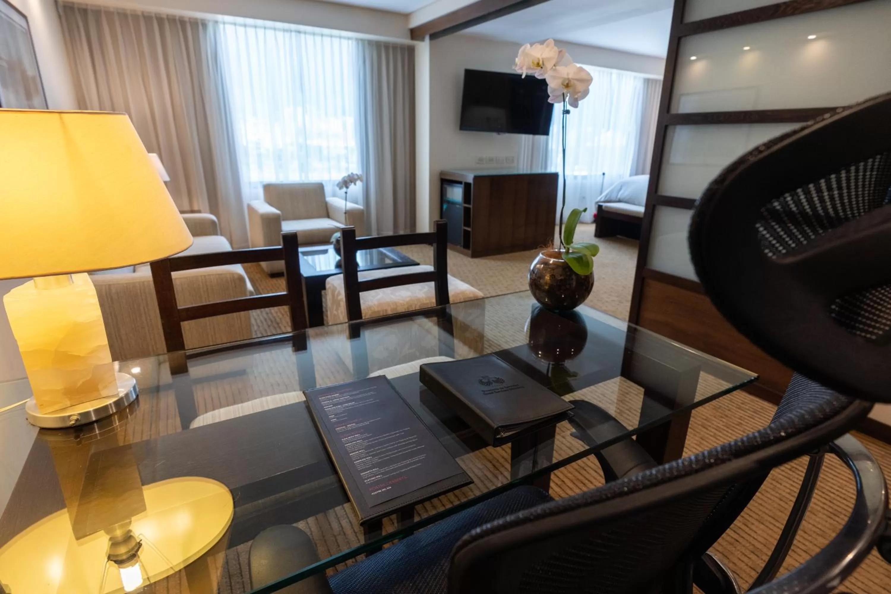 Communal lounge/ TV room in Eurobuilding Hotel & Suites Caracas