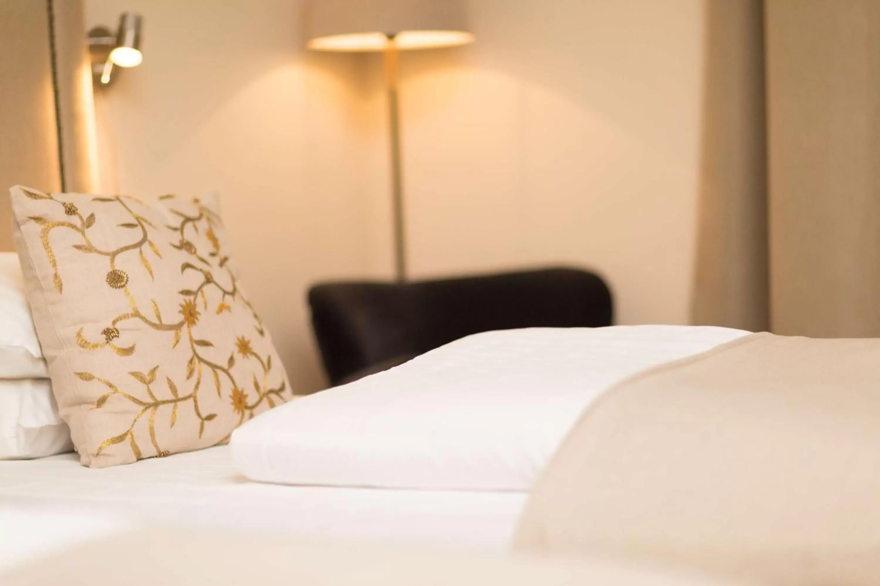 Bedroom, Bed in Statt Hassleholm BW Signature Collection Bedroom, Bed in Statt Hassleholm BW Signature Collection