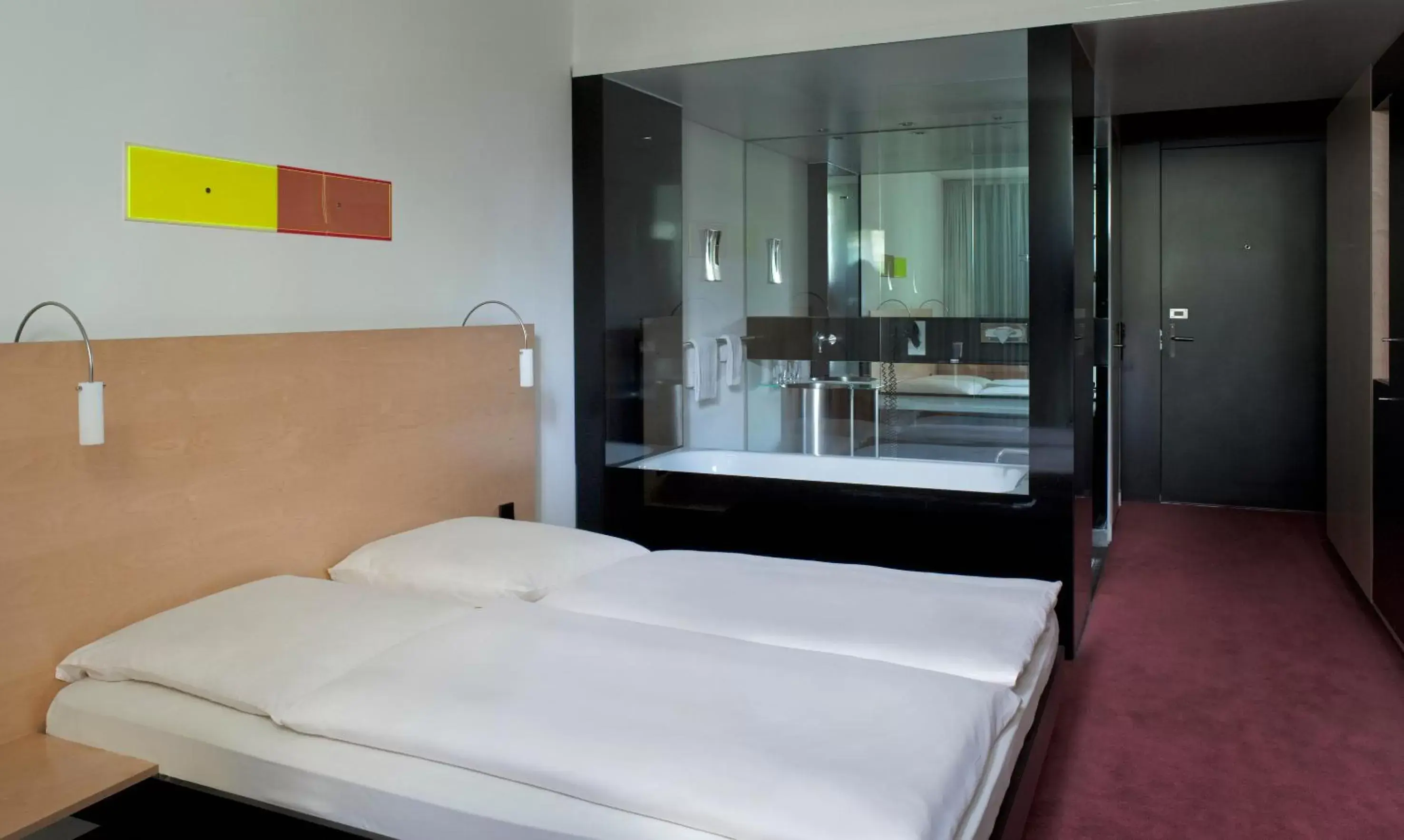Photo of the whole room, Bed in INNSiDE by Meliá Düsseldorf Seestern