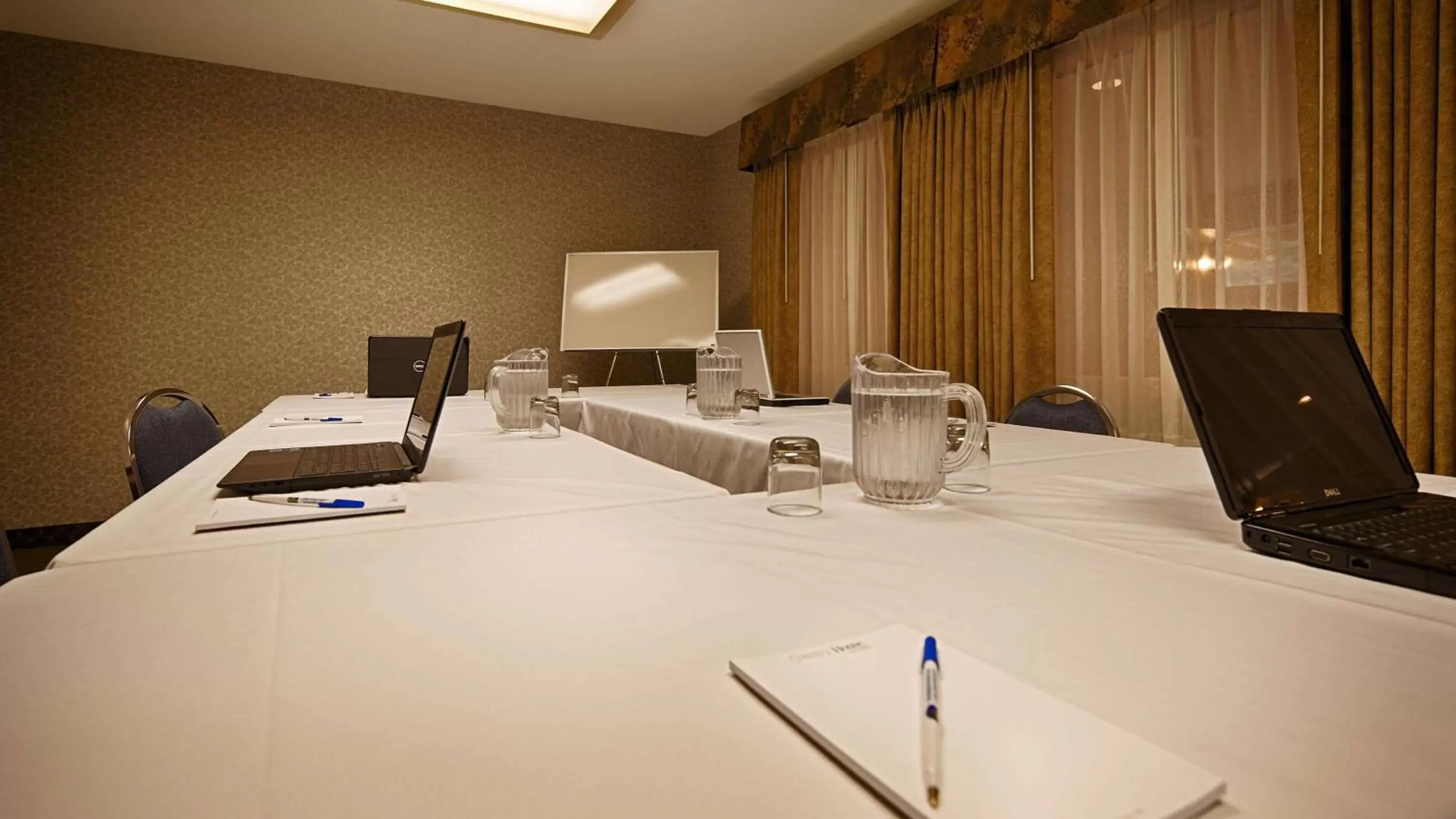 On site, Business Area/Conference Room in Best Western Inn at the Rogue