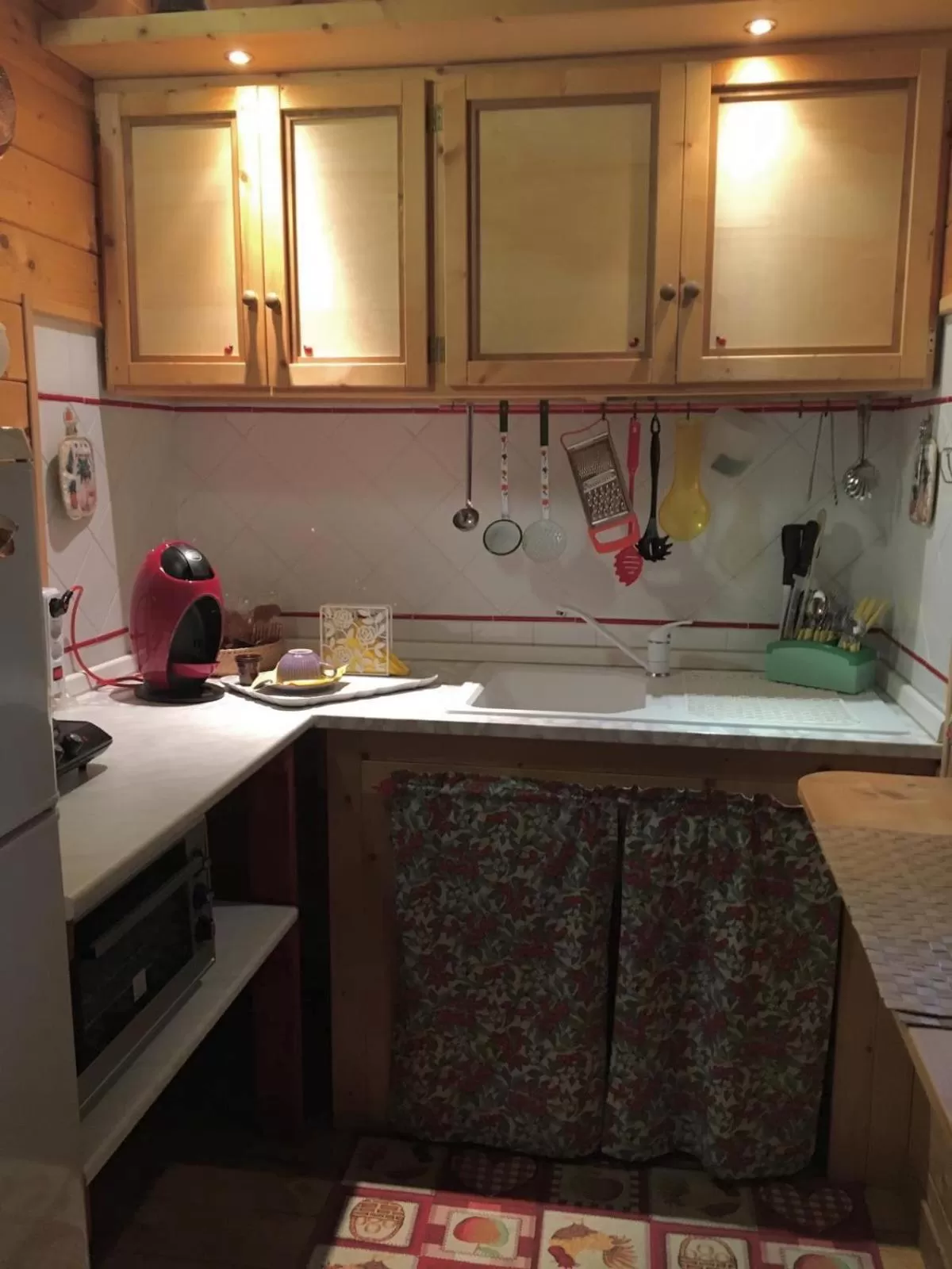 Kitchen or kitchenette in piccola baita