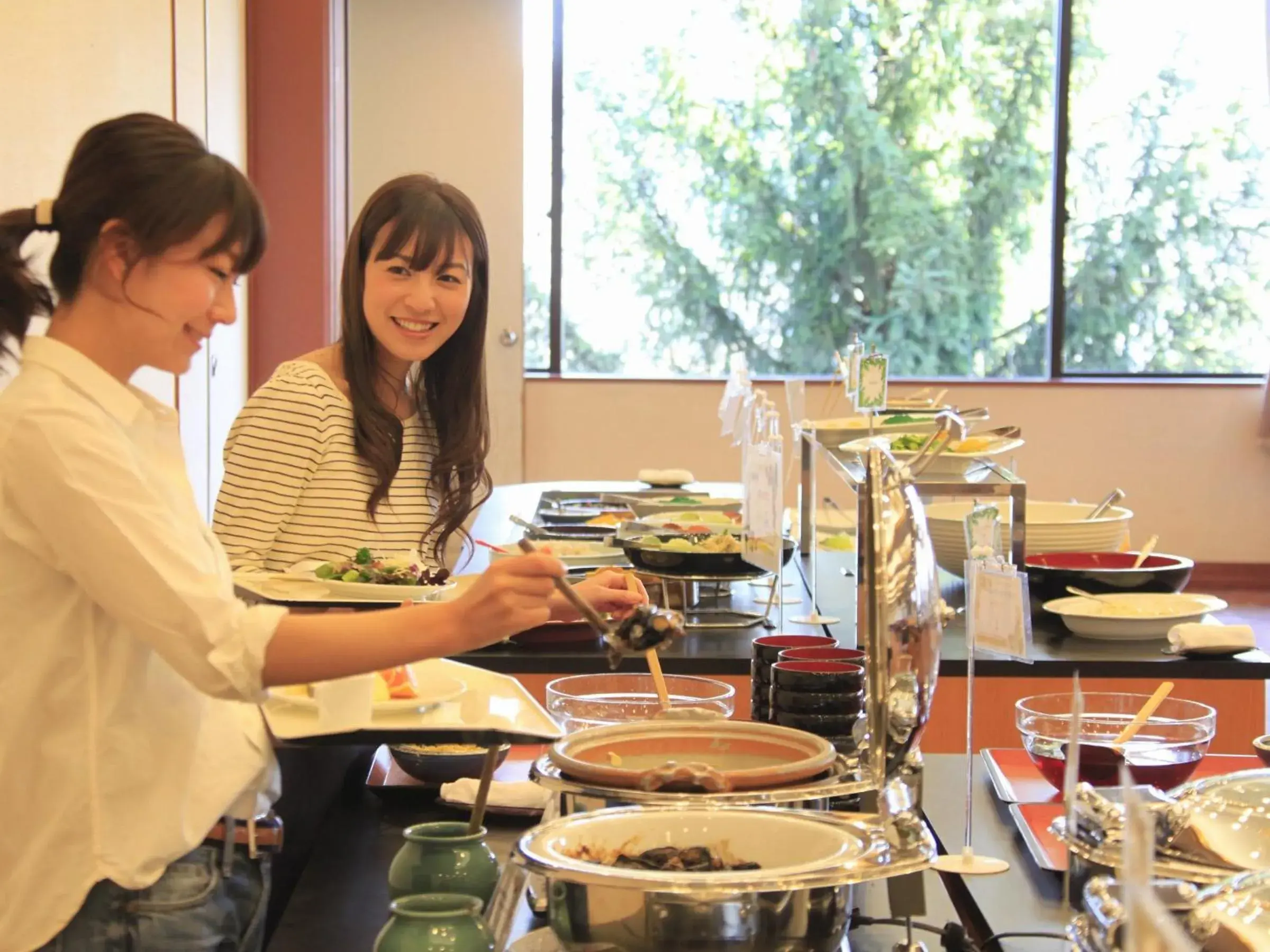 Breakfast in Ryokusuitei