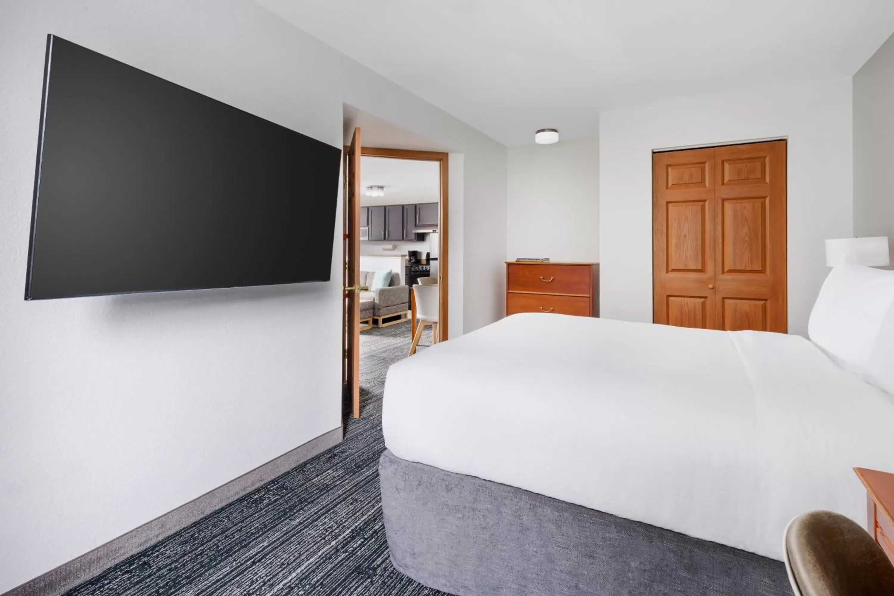 Bed in TownePlace Suites Philadelphia Horsham