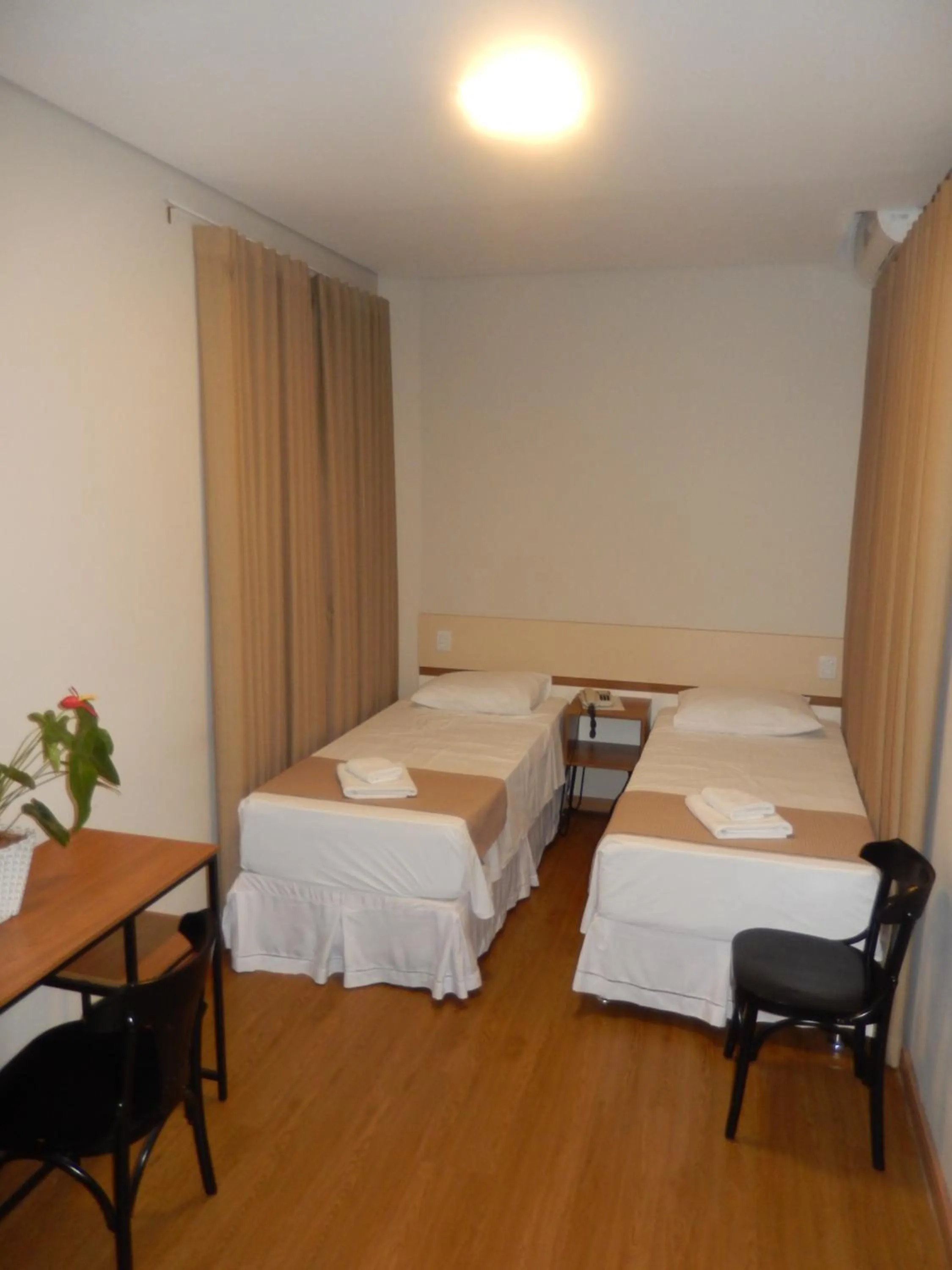 Bed in Hotel Metropole