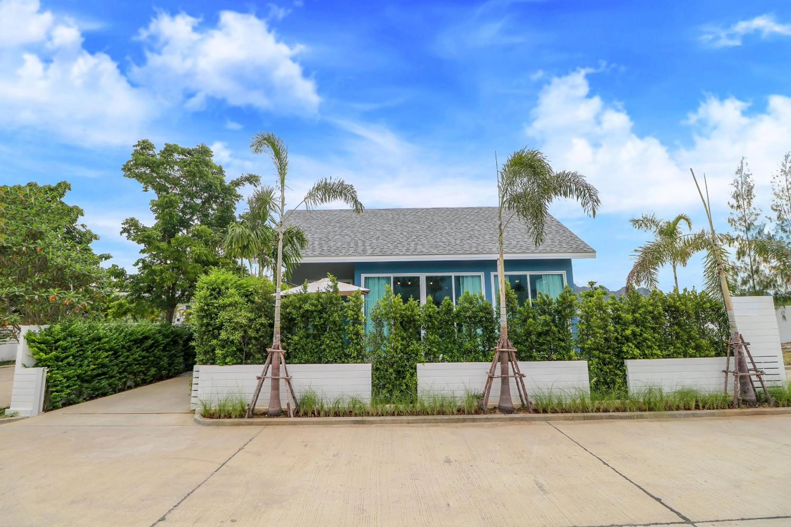 Facade/entrance in Chaum Haus Pool Villas