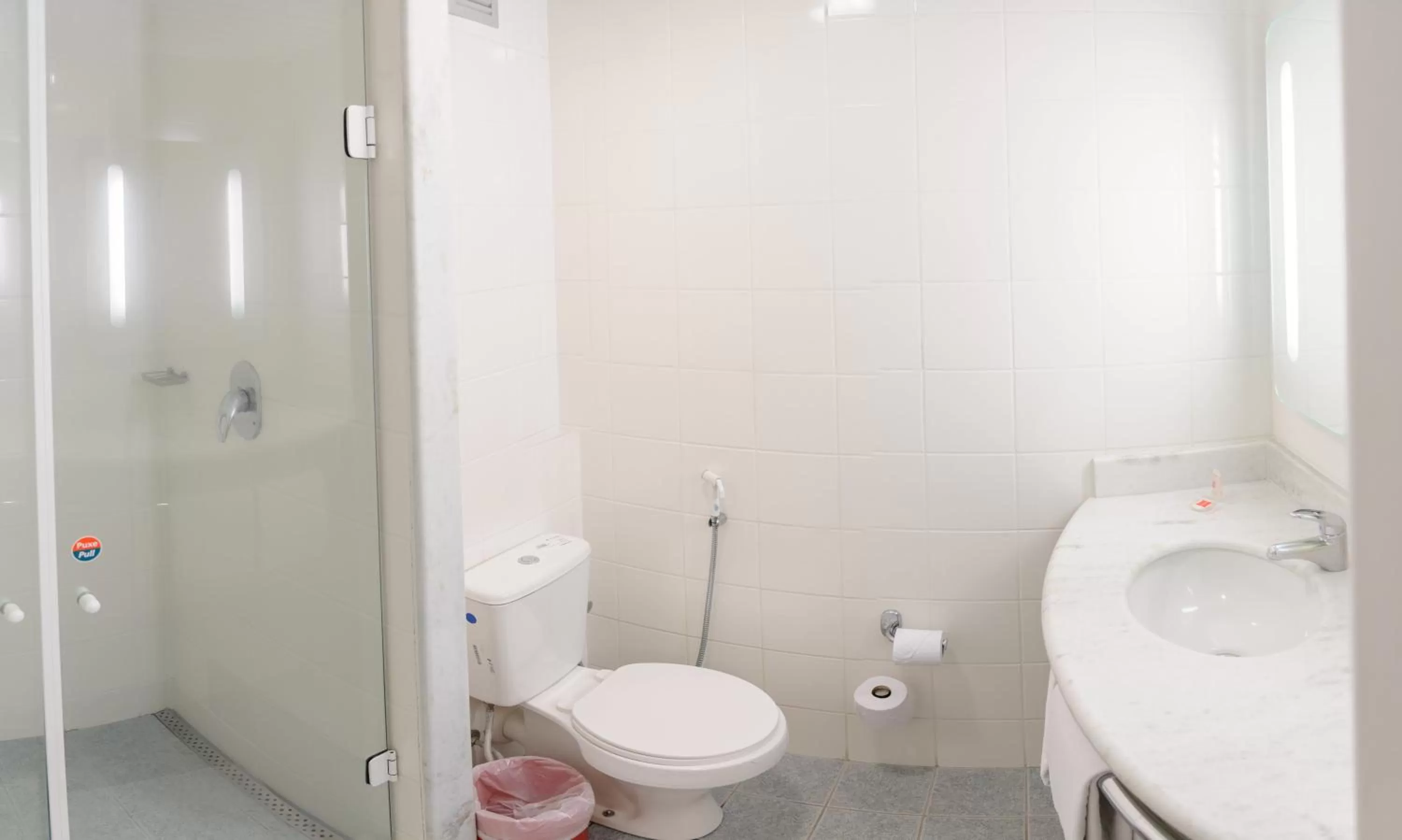 Shower in ibis Joinville