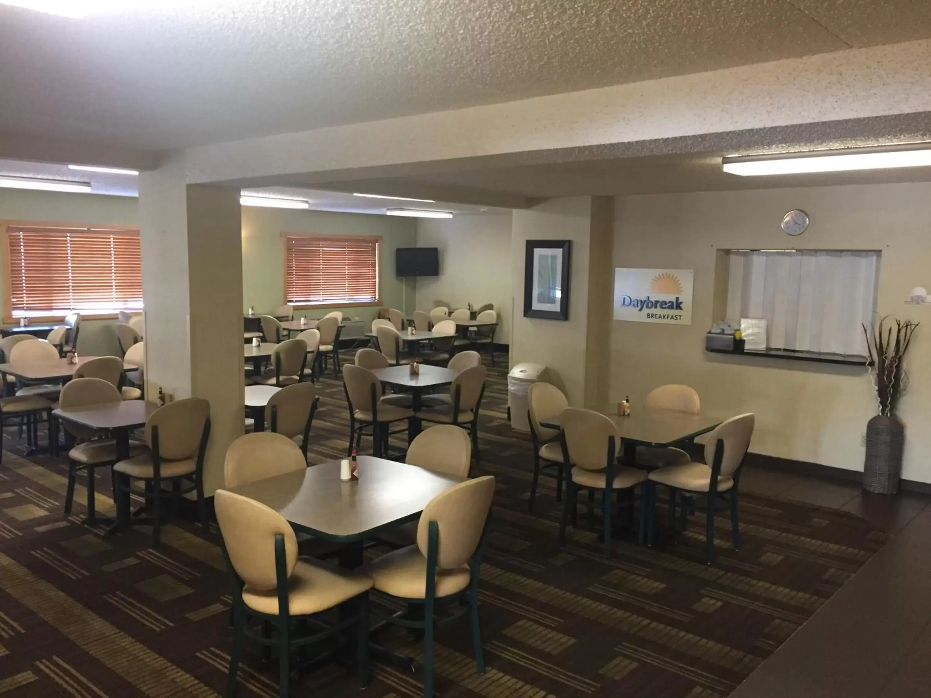 Food and drinks, Restaurant/Places to Eat in Days Inn by Wyndham Bismarck