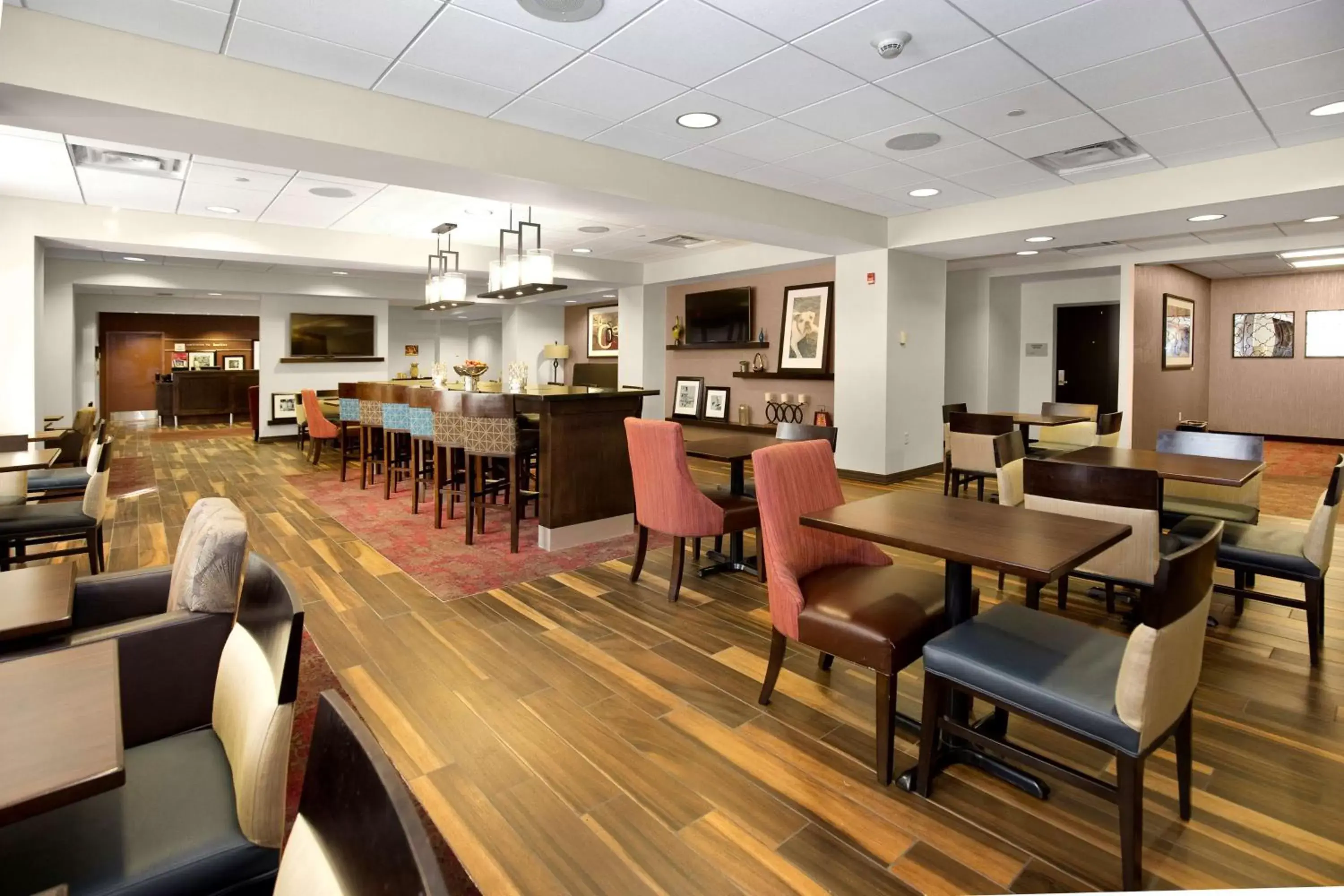 Lobby or reception, Restaurant/Places to Eat in Hampton Inn Butler