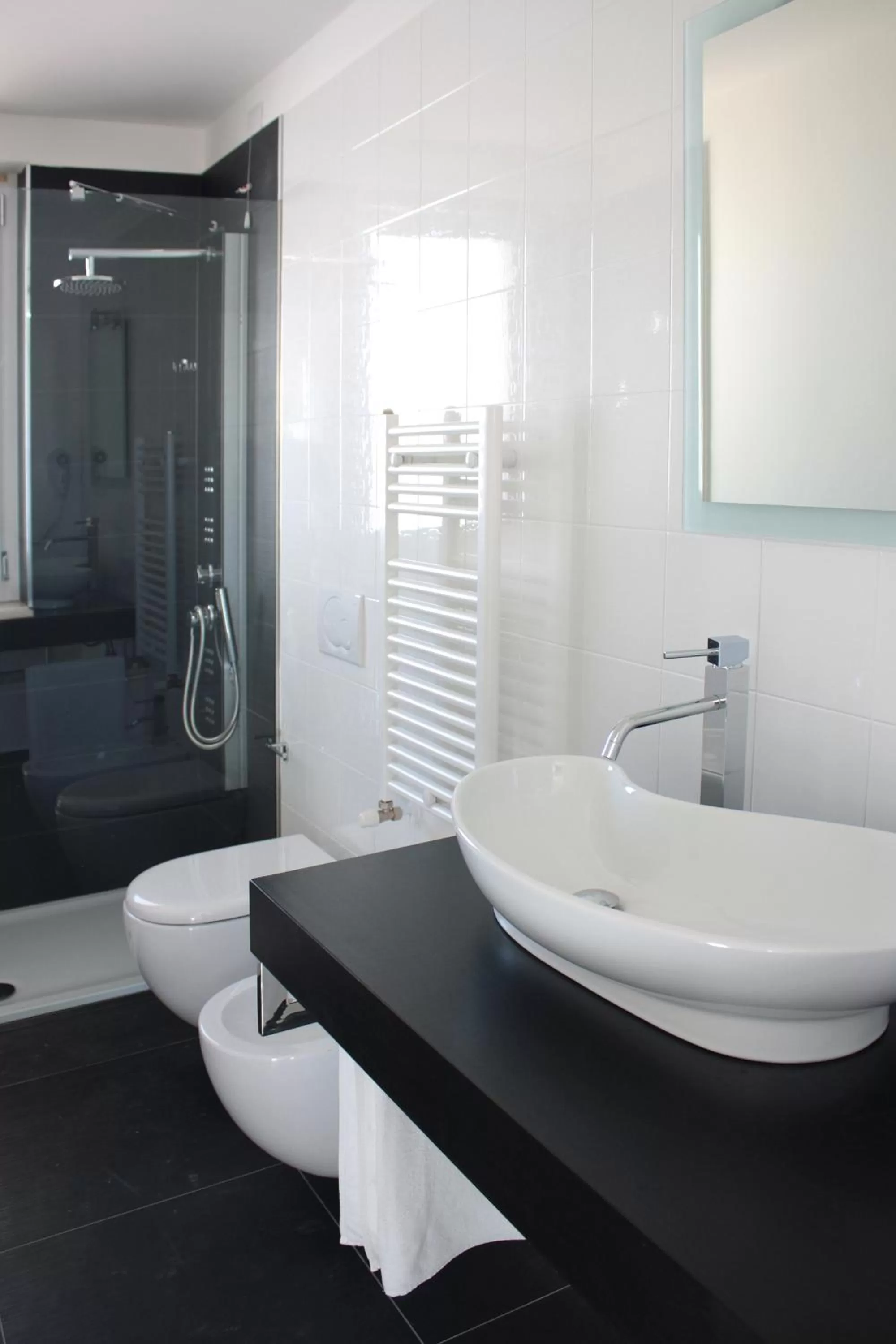 Bathroom in Hotel Cave Del Sole