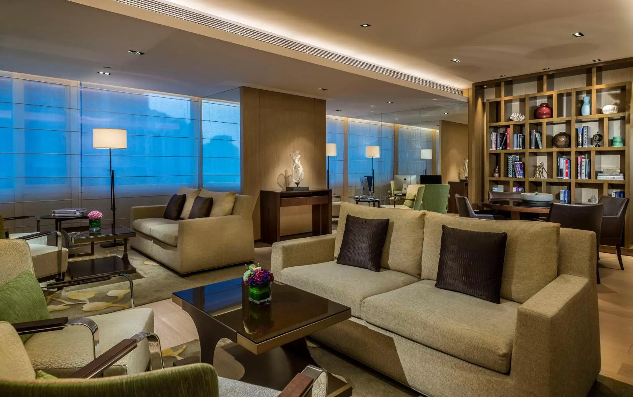 Lounge or bar in Fraser Suites Guangzhou