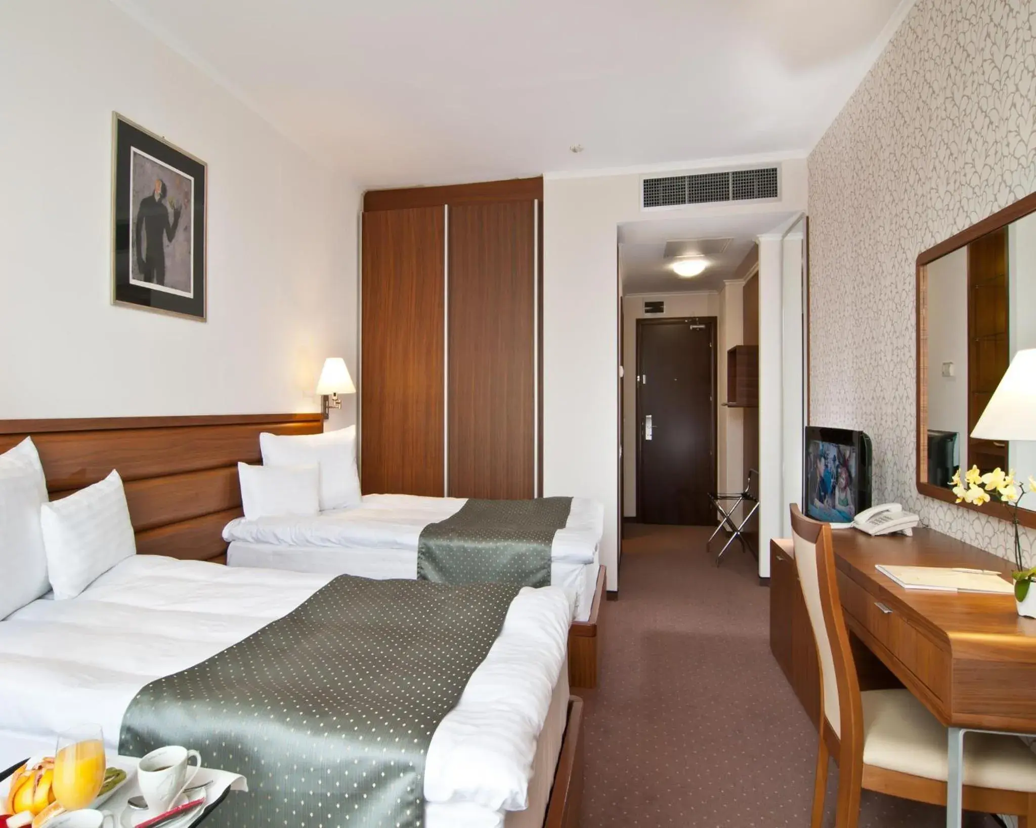 Twin Room - single occupancy - Mobility Access/Non-Smoking in Ramada Hotel Cluj