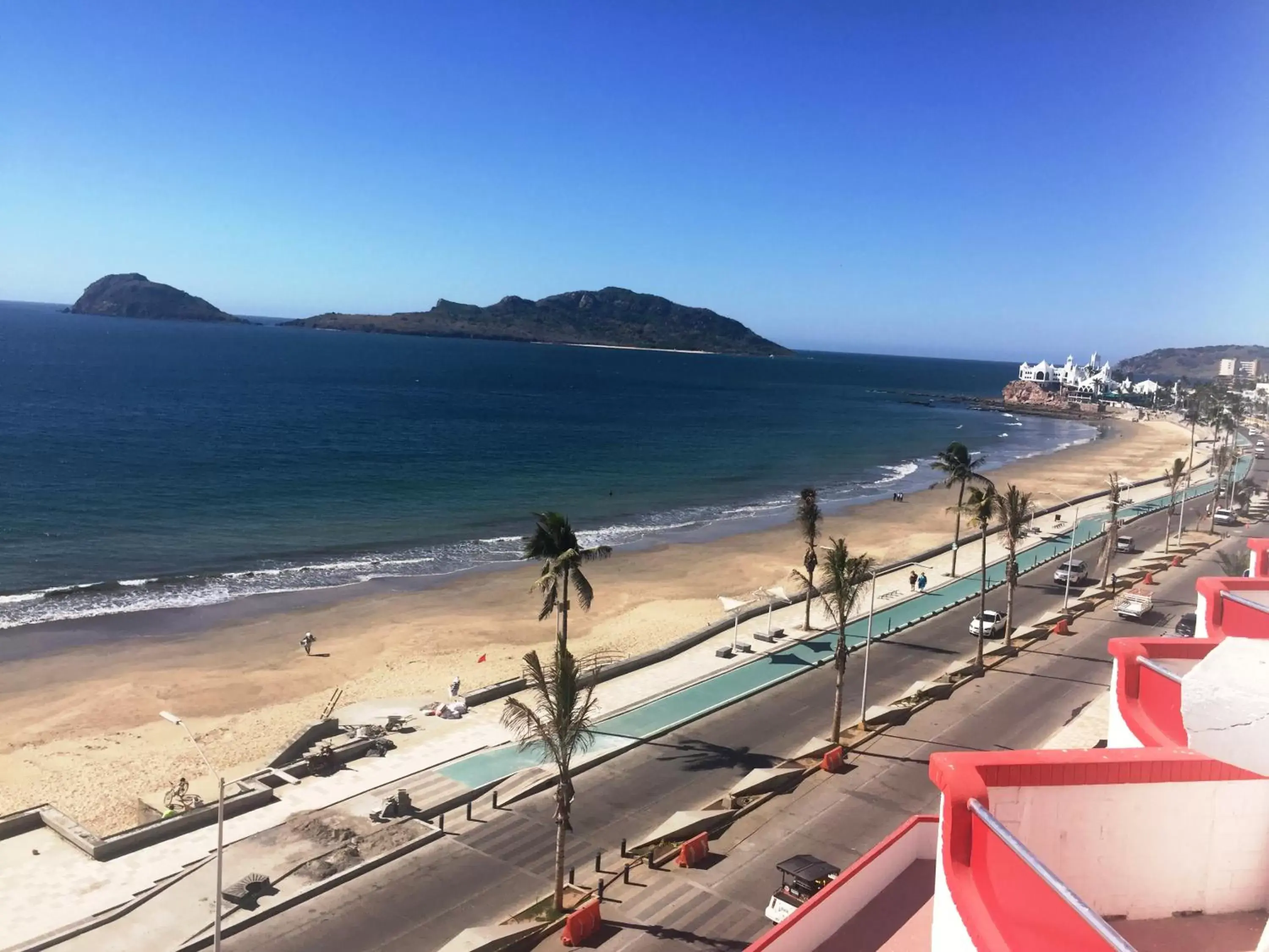 Photo of the whole room, Sea View in Hotel Essen's