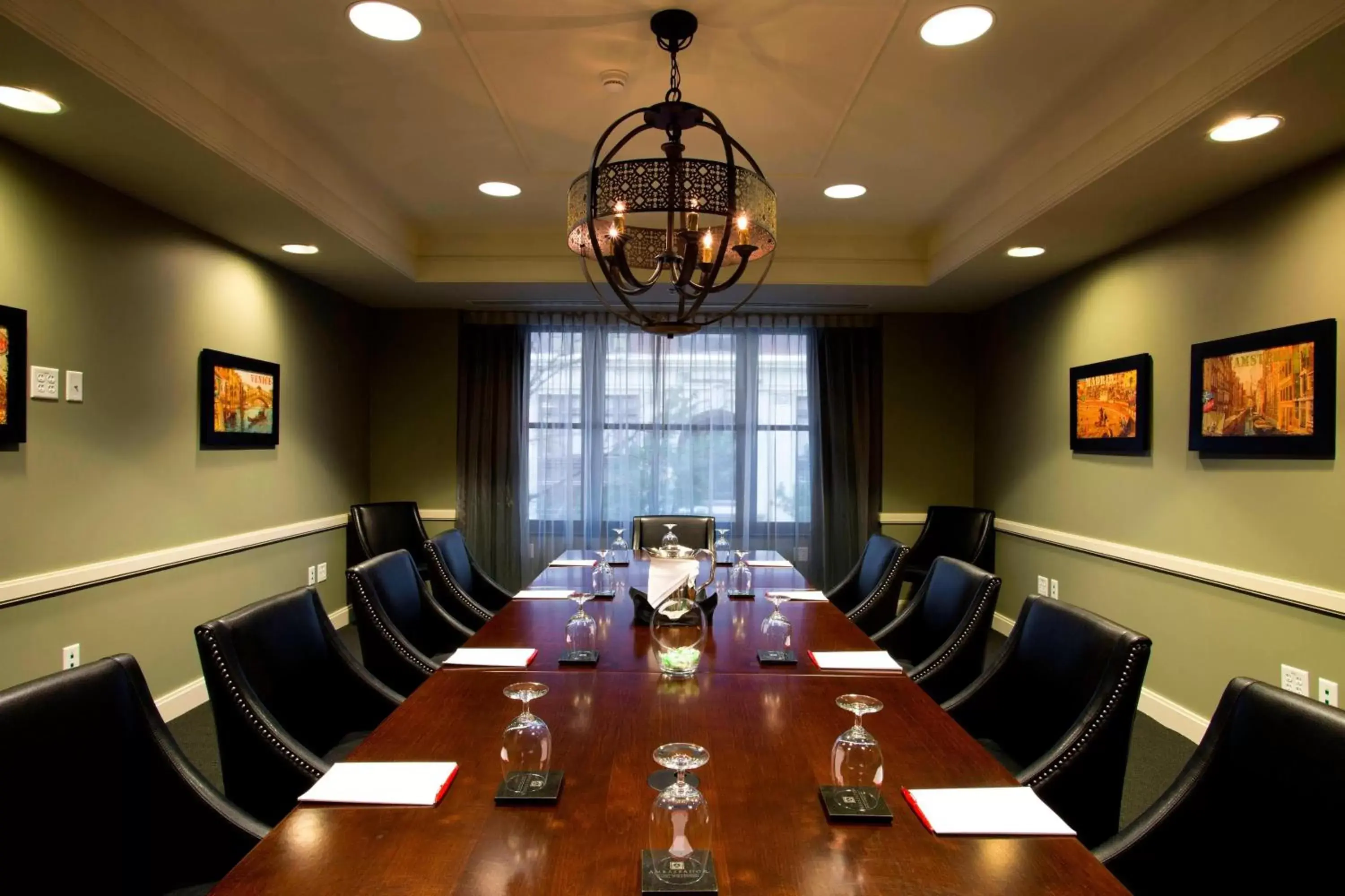 Meeting/conference room in Ambassador Hotel Wichita, Autograph Collection