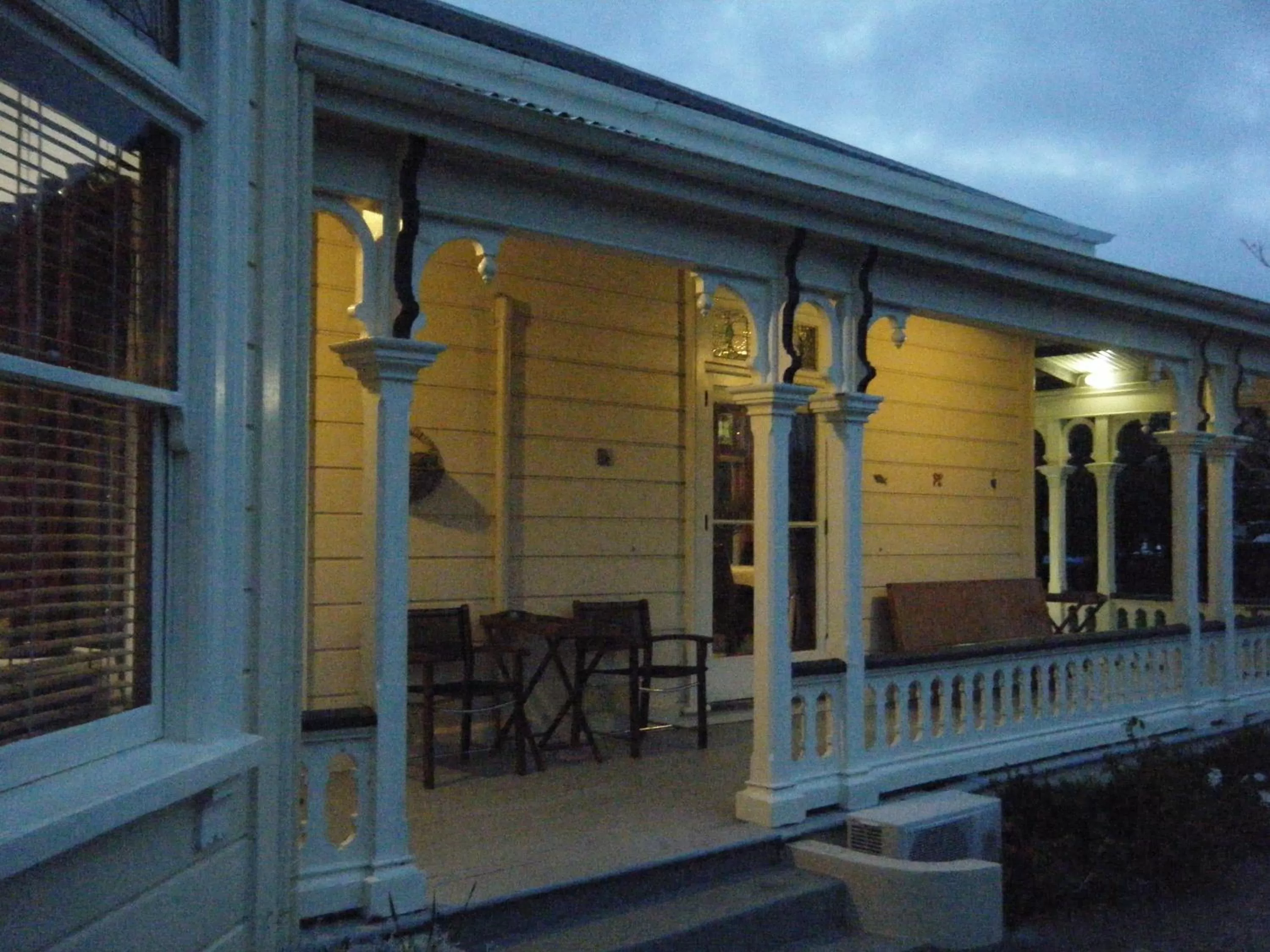 Facade/entrance in Collingwood Manor