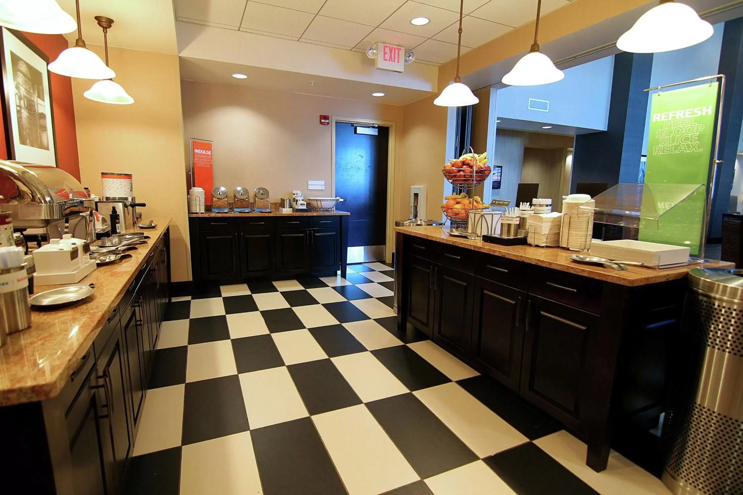 Dining area, Restaurant/Places to Eat in Hampton Inn & Suites Grand Forks