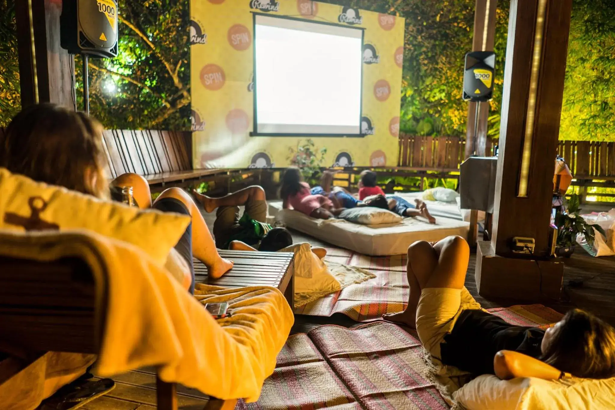 Communal lounge/ TV room in Spin Designer Hostel - El Nido