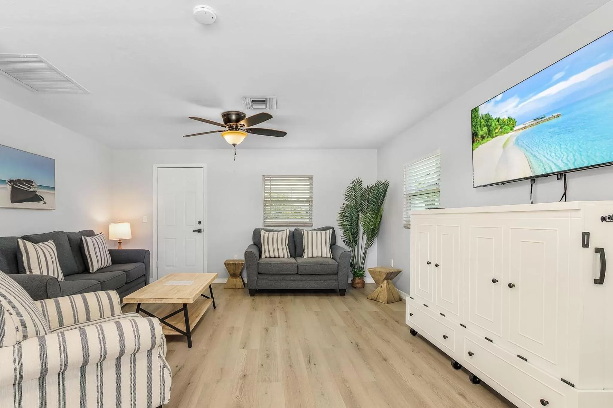 Living room in Matlacha on Shoreview