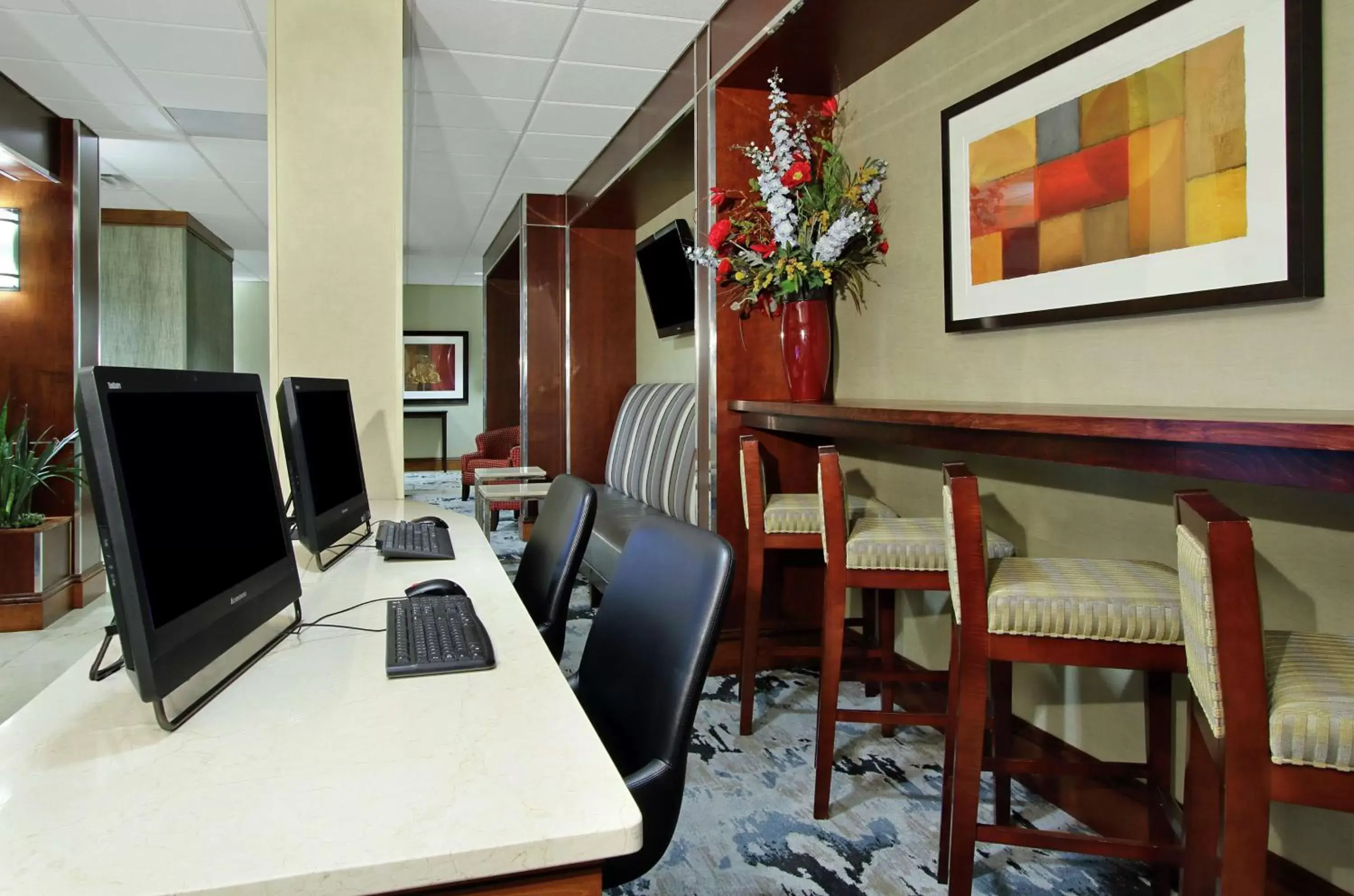 Business facilities in Doubletree by Hilton Newark