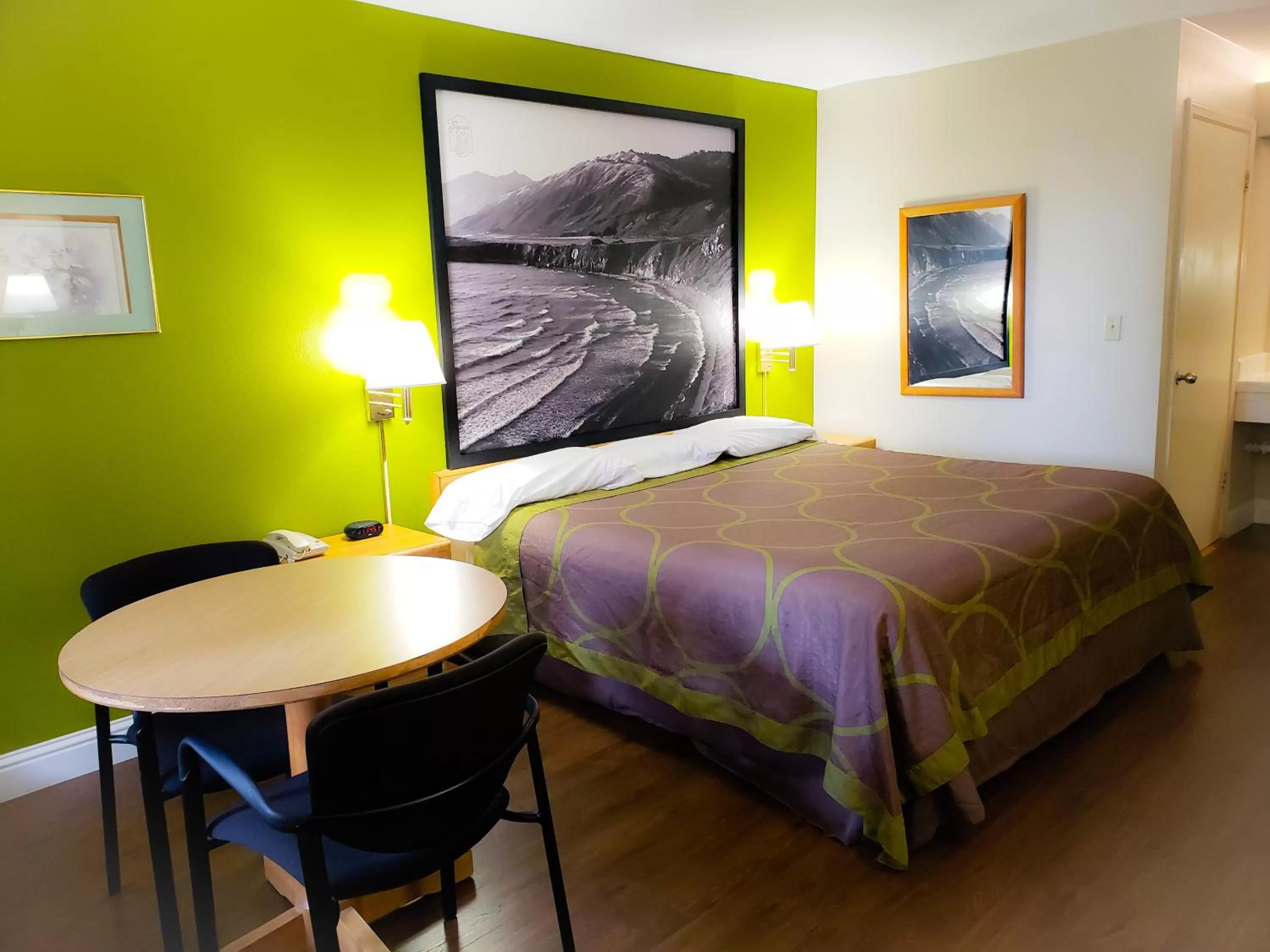 Bed in Super 8 by Wyndham Auburn